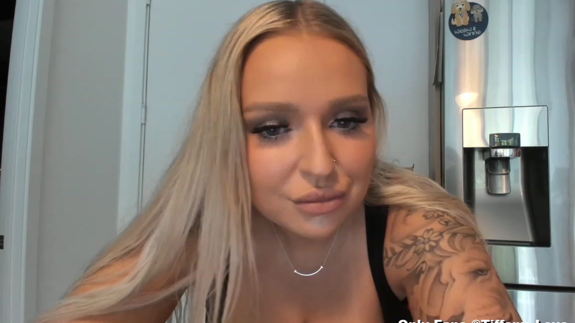 Gallery image thumbnail from KissMyTitsPls's myfreecams stream on, 05/30/2023, 20:52 image 18 of 20
