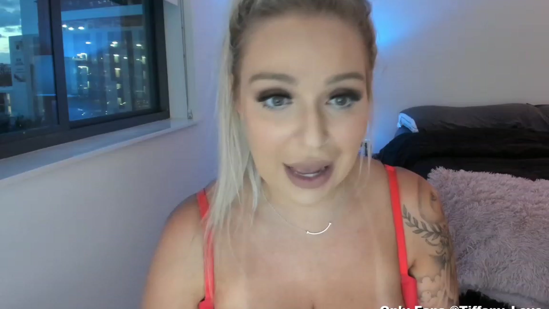 Gallery image thumbnail from KissMyTitsPls's myfreecams stream on, 07/04/2023, 24:43 image 9 of 20