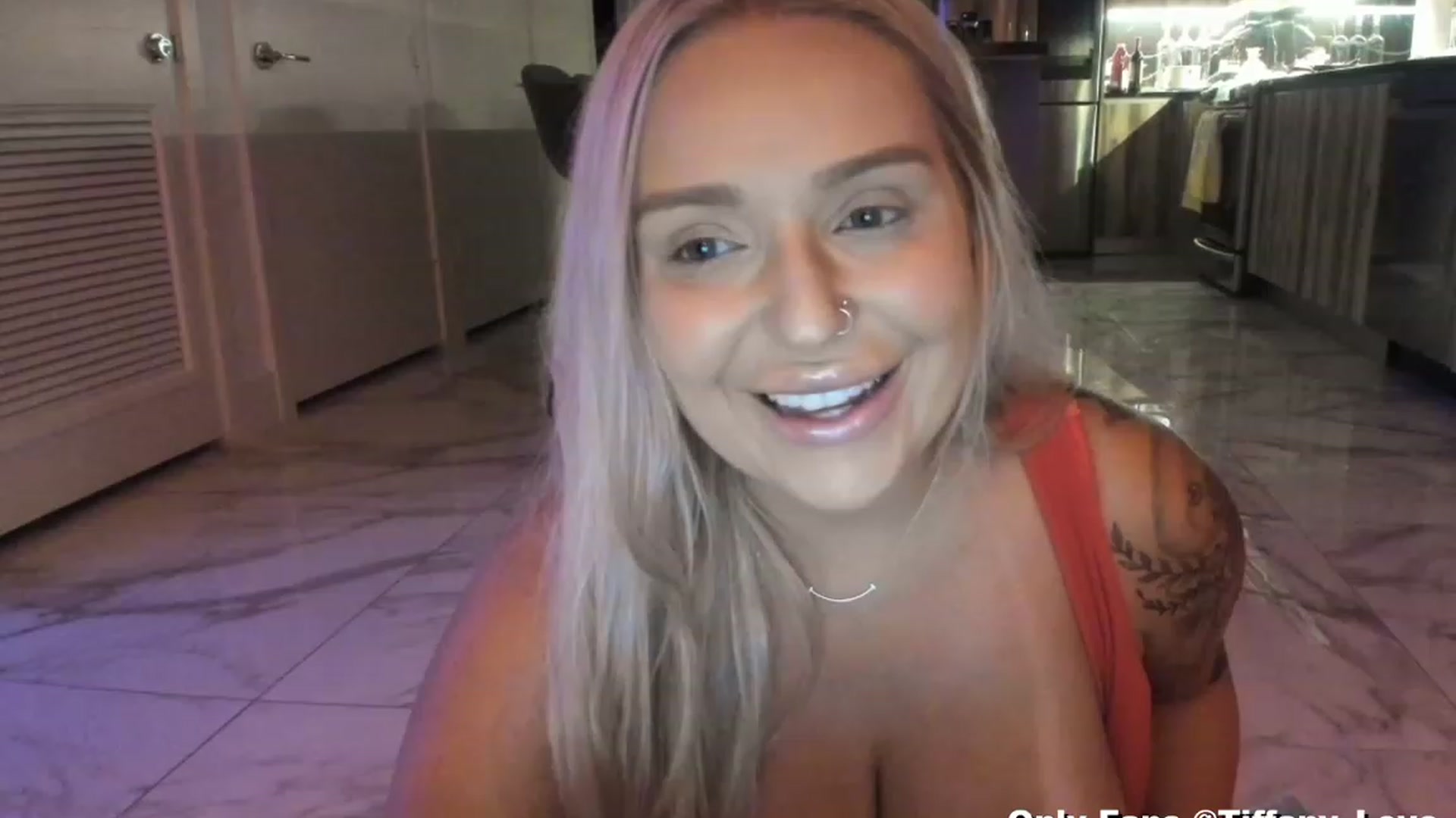 Gallery image thumbnail from KissMyTitsPls's myfreecams stream on, 07/24/2023, 01:35 image 7 of 20