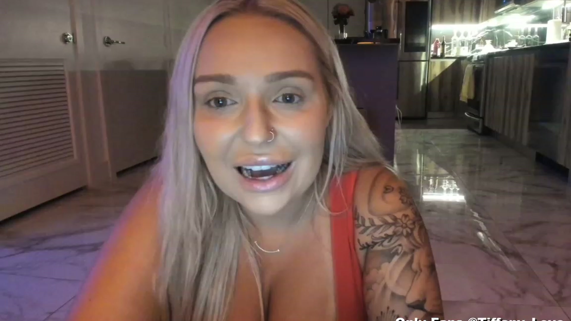 Gallery image thumbnail from KissMyTitsPls's myfreecams stream on, 07/24/2023, 02:05 image 17 of 20