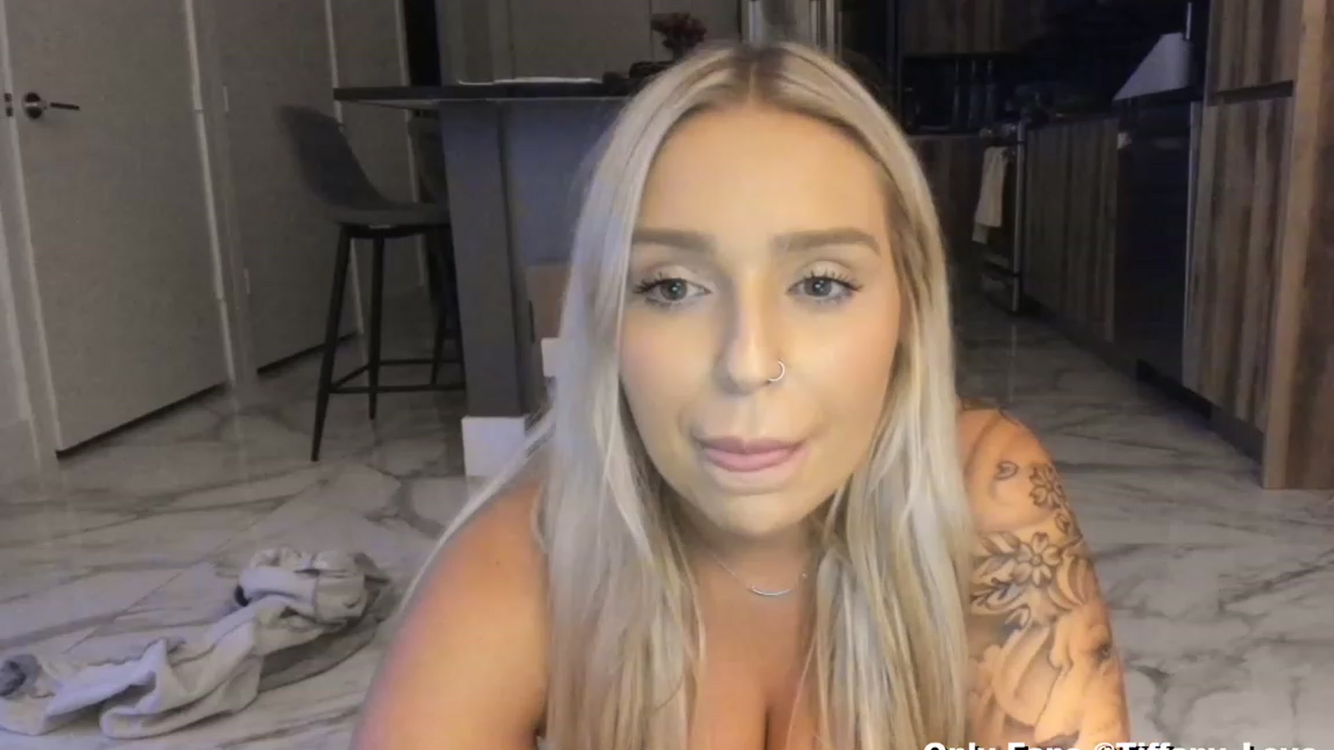 Gallery image thumbnail from KissMyTitsPls's myfreecams stream on, 08/11/2023, 04:35 image 6 of 20