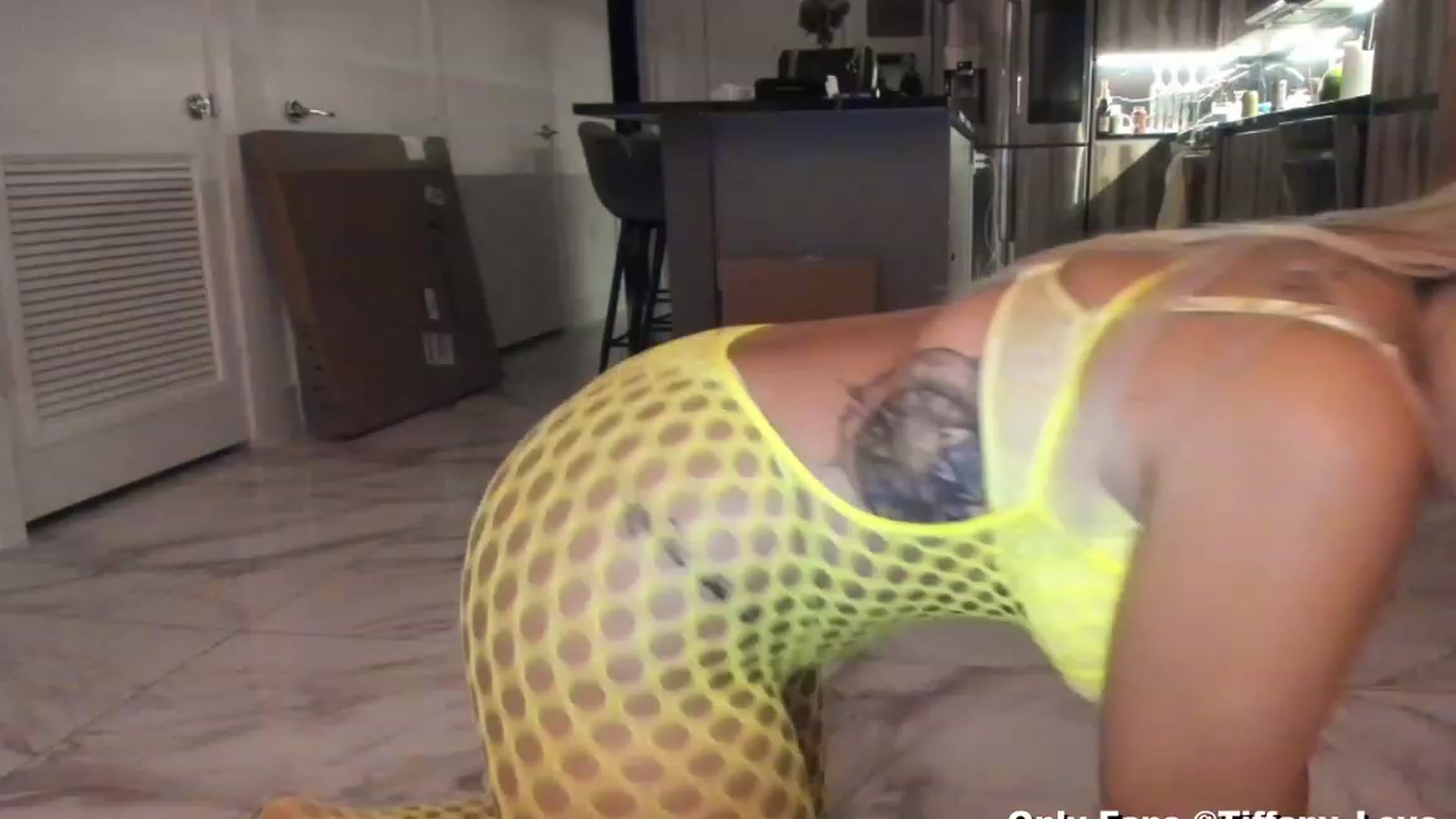 Gallery image thumbnail from KissMyTitsPls's myfreecams stream on, 08/23/2023, 02:04 image 14 of 20
