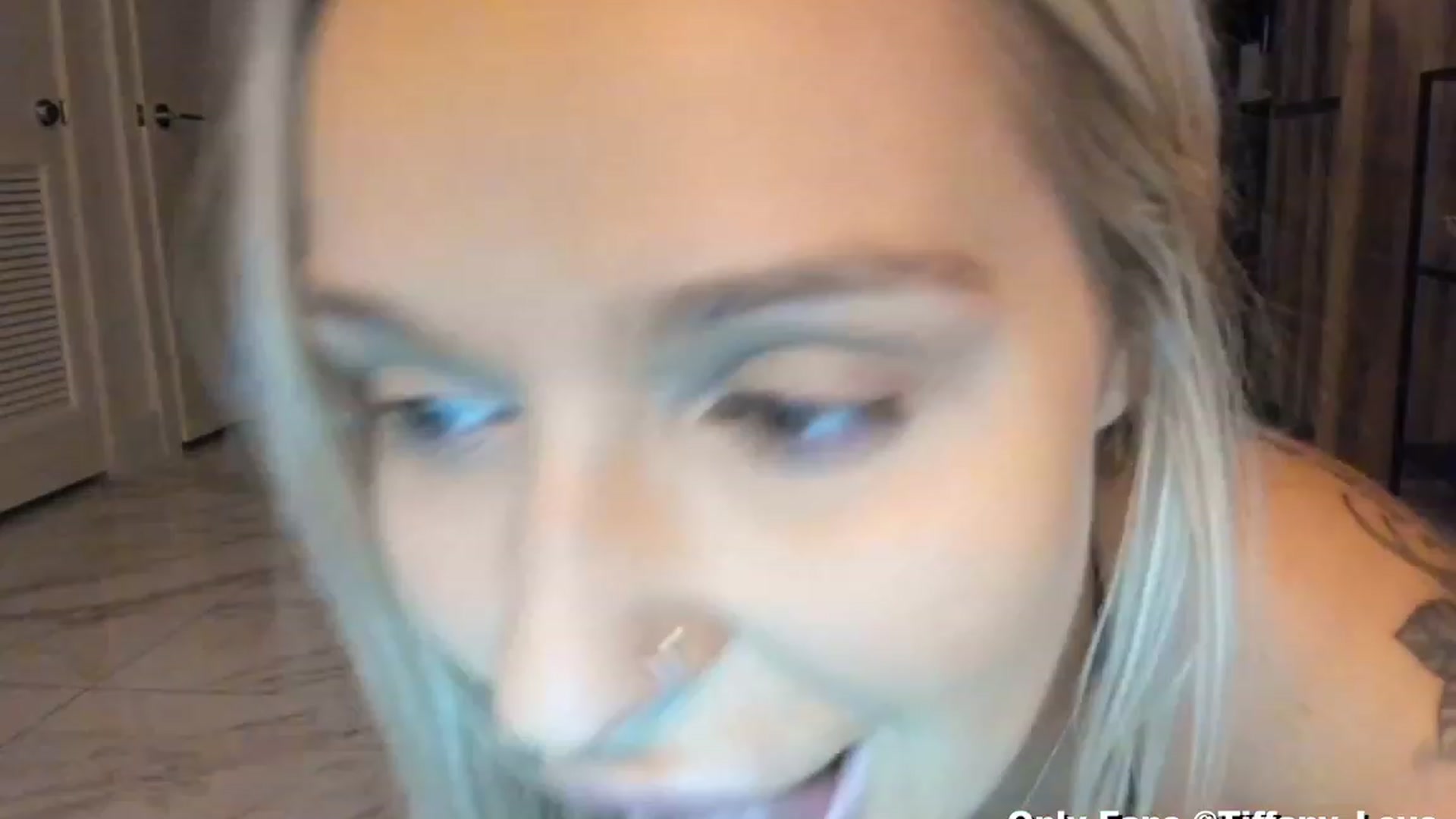 Gallery image thumbnail from KissMyTitsPls's myfreecams stream on, 08/25/2023, 06:00 image 9 of 20