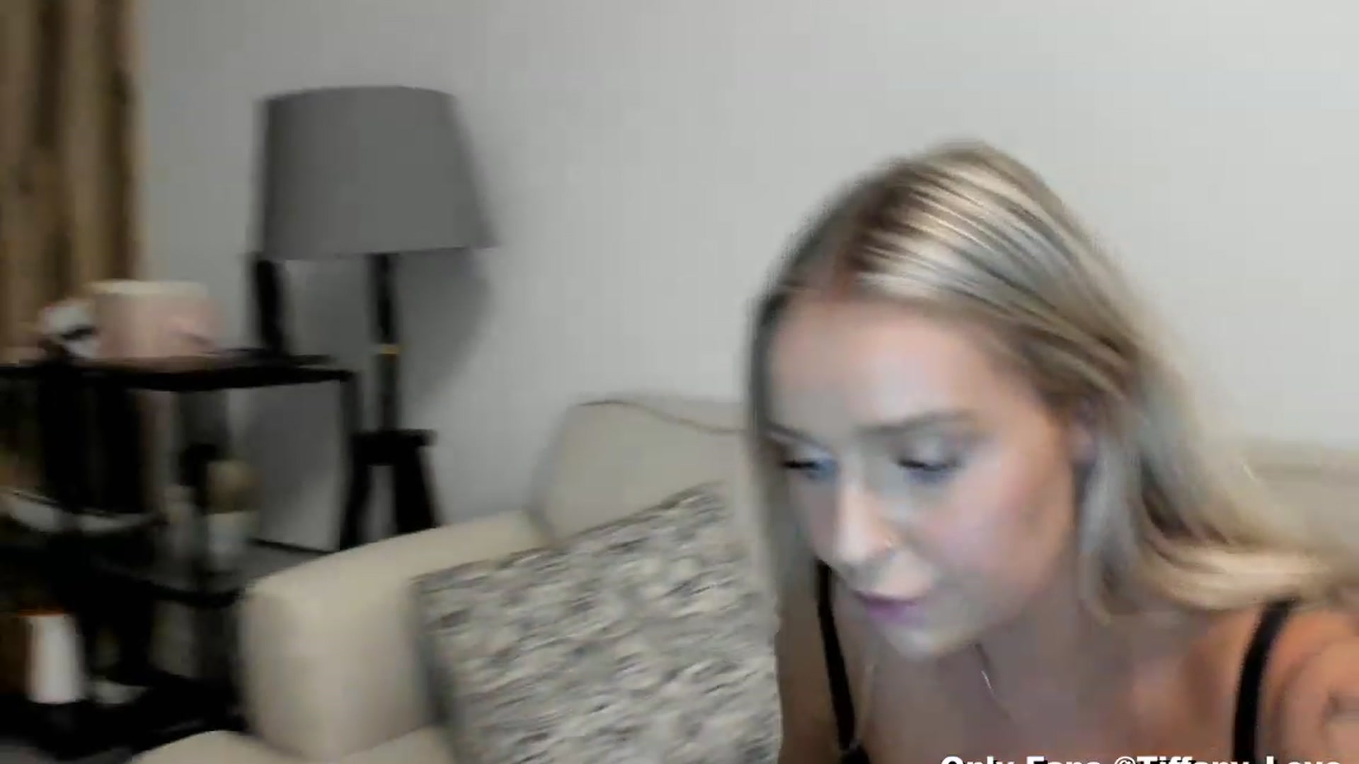 Gallery image thumbnail from KissMyTitsPls's myfreecams stream on, 10/10/2023, 24:58 image 15 of 20
