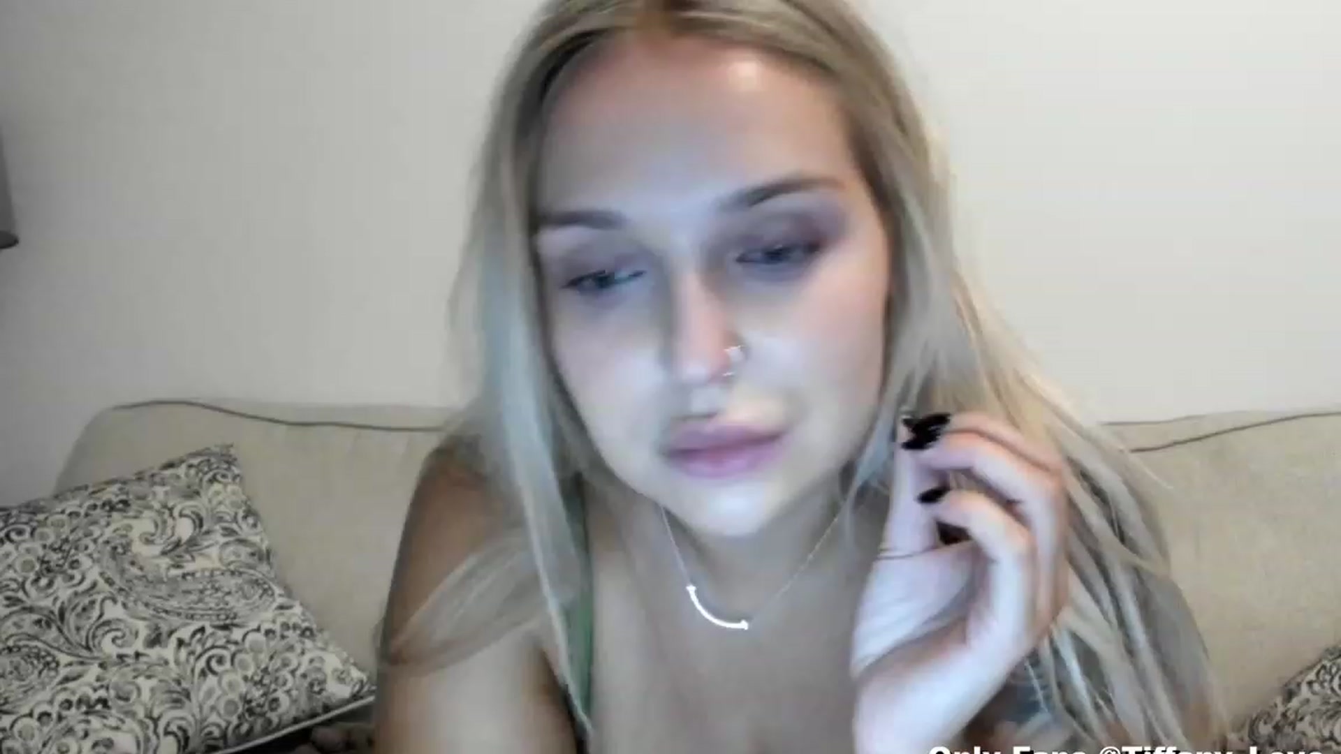 Gallery image thumbnail from KissMyTitsPls's myfreecams stream on, 10/12/2023, 23:50 image 6 of 20