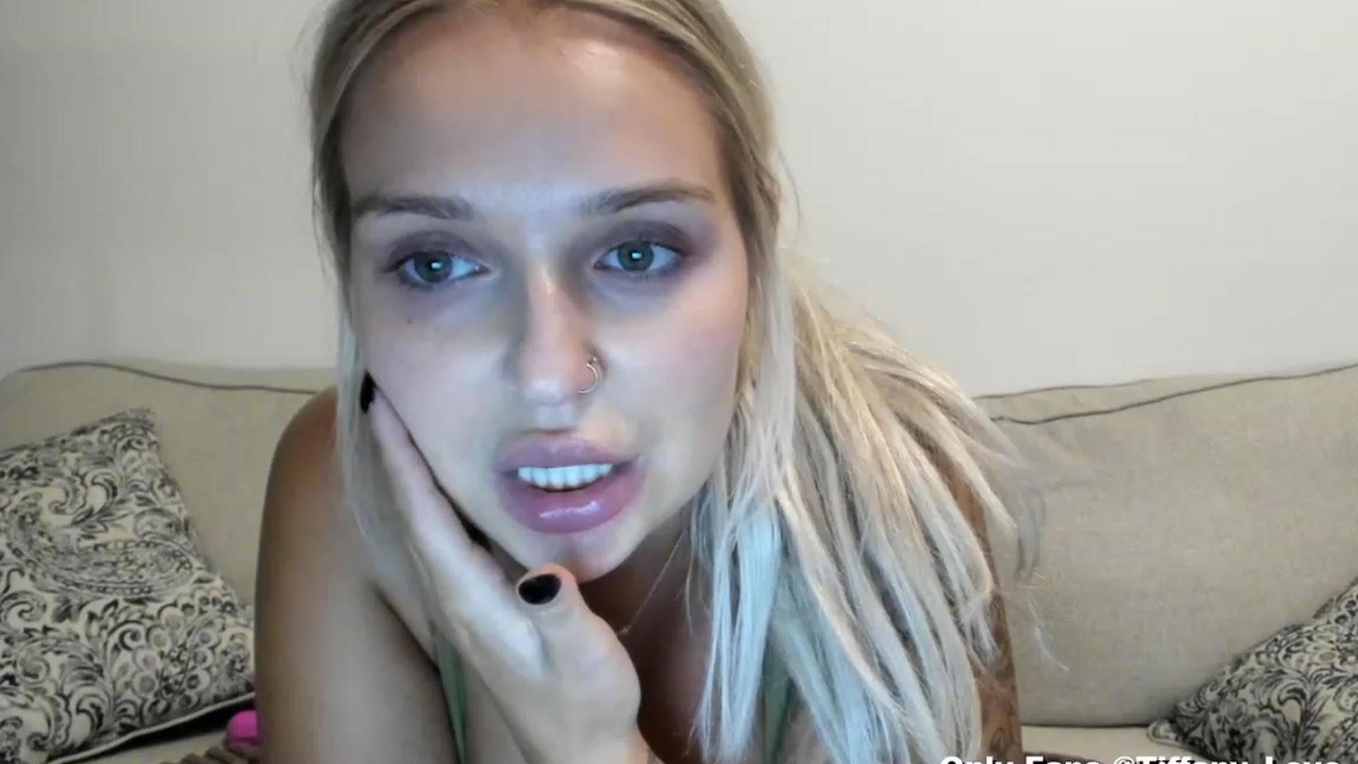 Gallery image thumbnail from KissMyTitsPls's myfreecams stream on, 10/12/2023, 23:50 image 19 of 20
