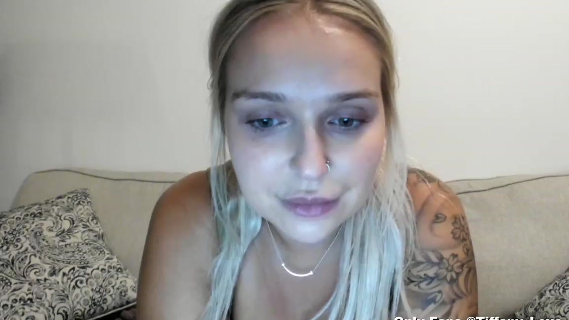 Gallery image thumbnail from KissMyTitsPls's myfreecams stream on, 10/12/2023, 23:50 image 9 of 20