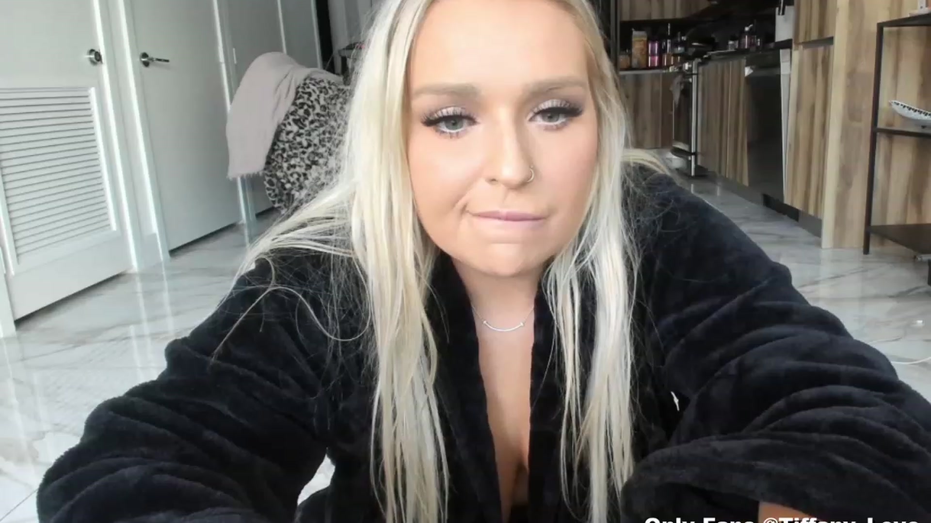 Gallery image thumbnail from KissMyTitsPls's myfreecams stream on, 10/23/2023, 21:52 image 8 of 20
