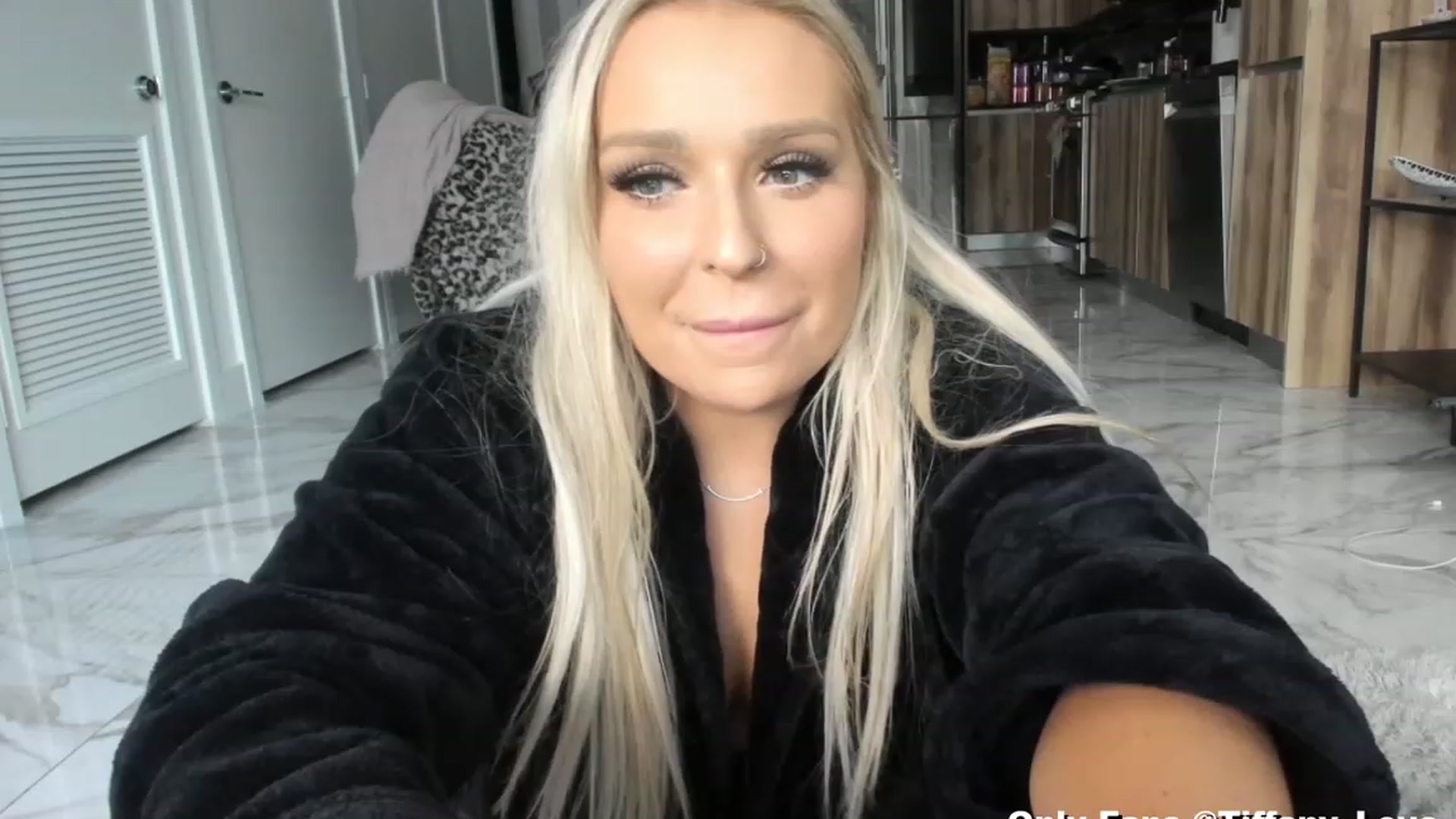Gallery image thumbnail from KissMyTitsPls's myfreecams stream on, 10/23/2023, 21:52 image 19 of 20