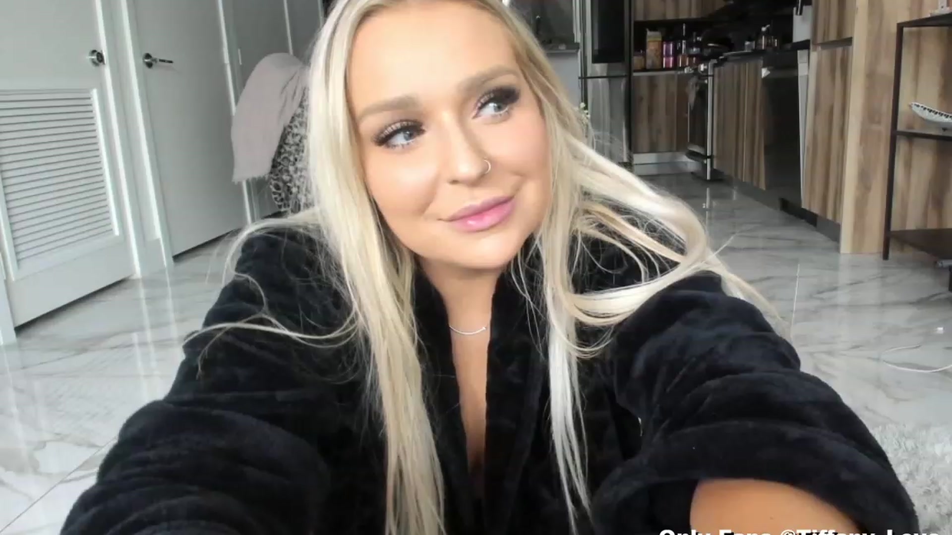 Gallery image thumbnail from KissMyTitsPls's myfreecams stream on, 10/23/2023, 21:52 image 16 of 20