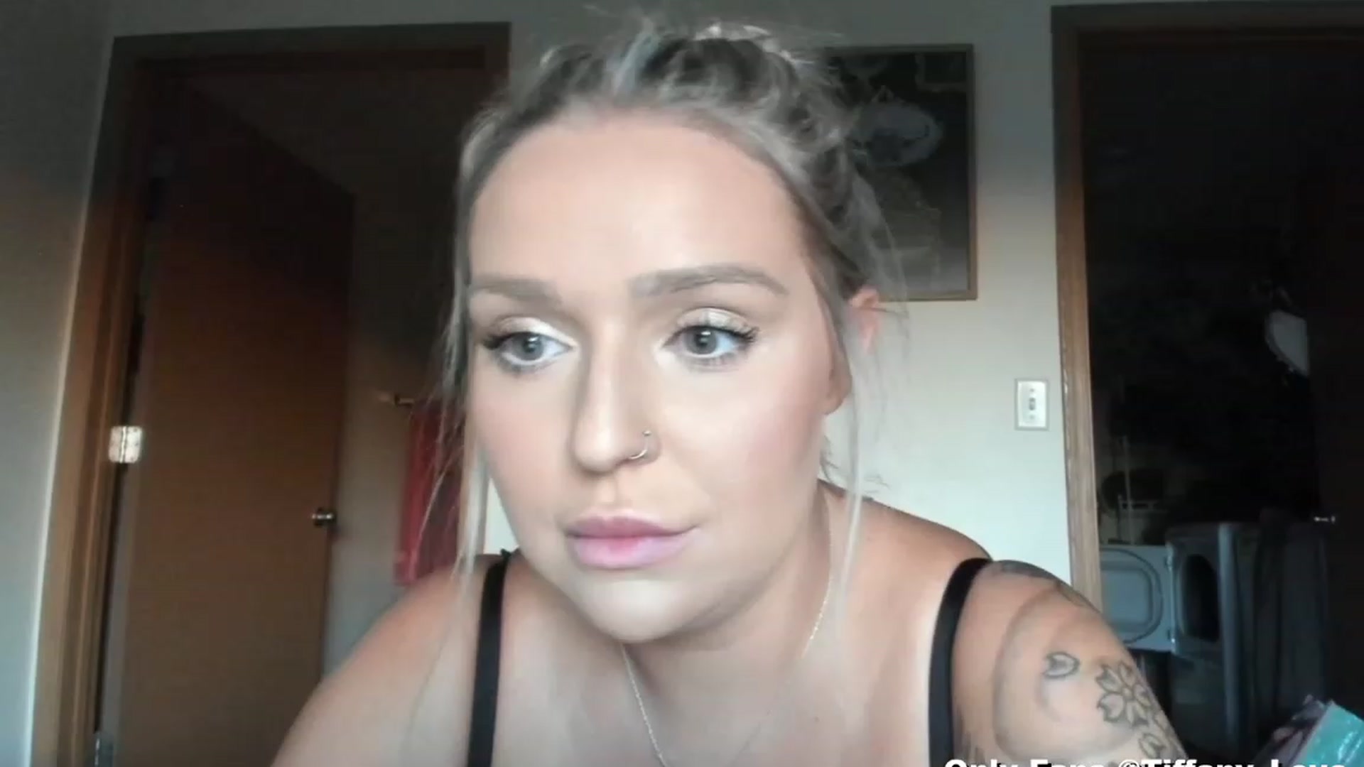 Gallery image thumbnail from KissMyTitsPls's myfreecams stream on, 11/15/2023, 22:32 image 19 of 20