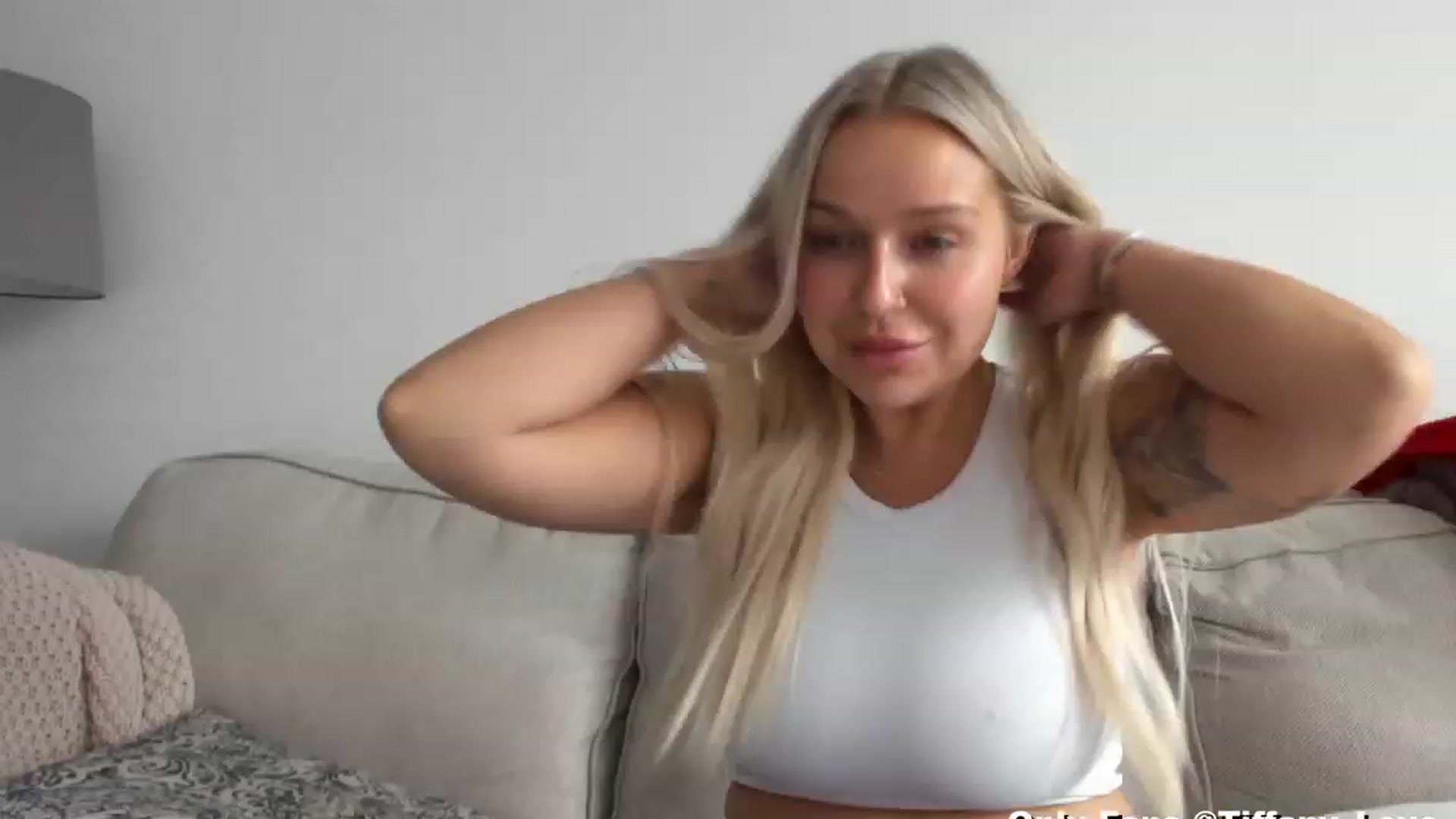 Gallery image thumbnail from KissMyTitsPls's myfreecams stream on, 11/18/2023, 16:25 image 9 of 20