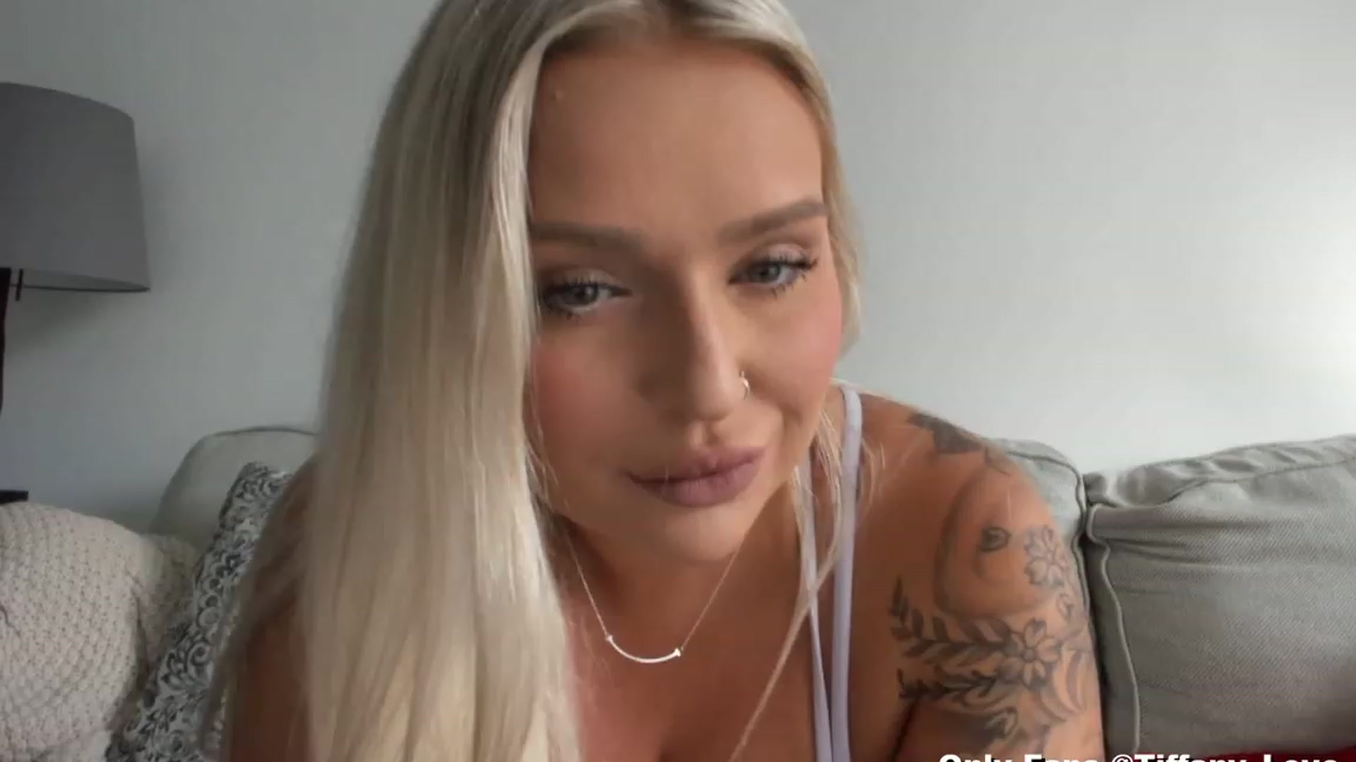 Gallery image thumbnail from KissMyTitsPls's myfreecams stream on, 12/01/2023, 21:09 image 8 of 20