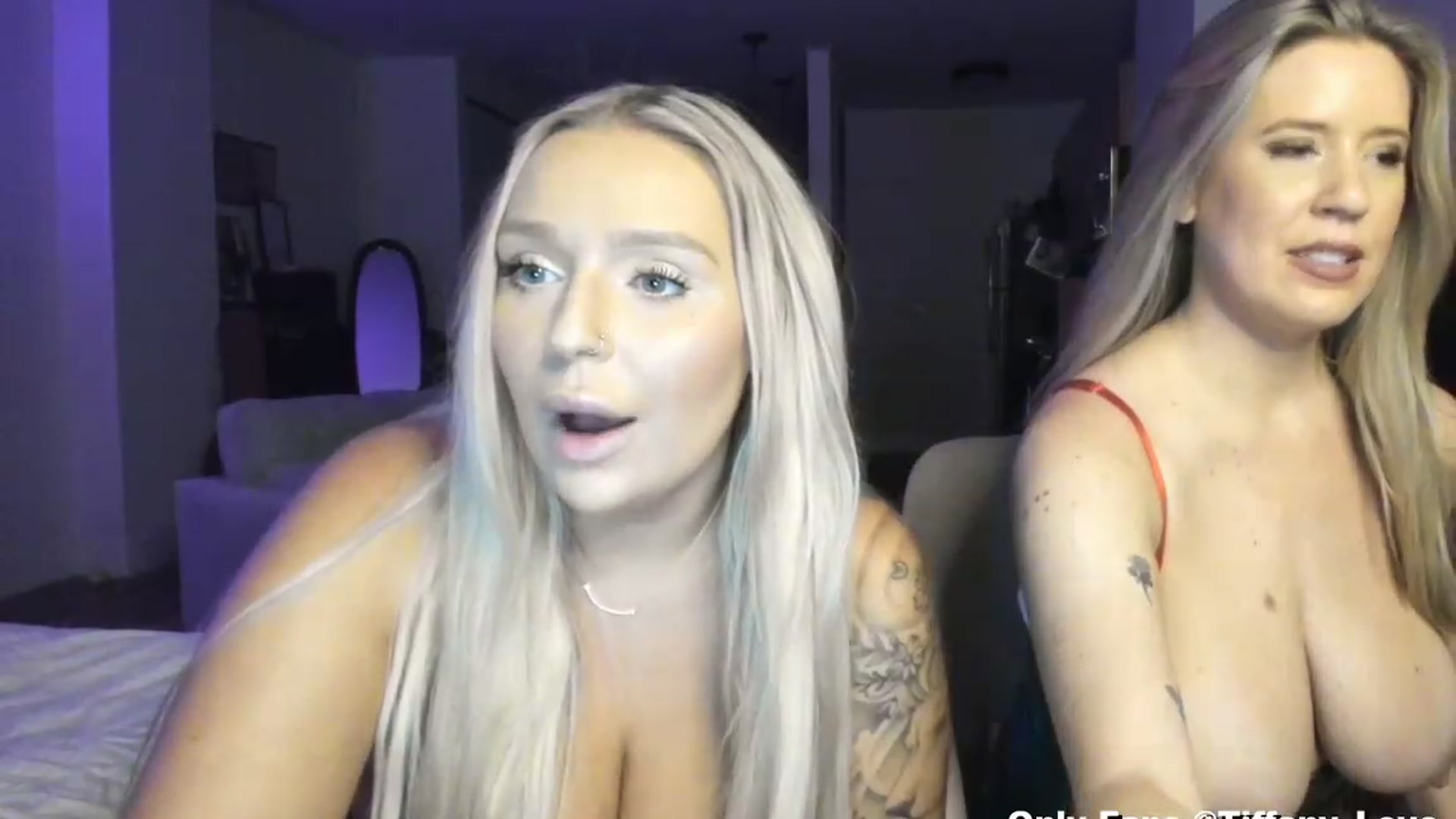 Gallery image thumbnail from KissMyTitsPls's myfreecams stream on, 12/12/2023, 04:30 image 6 of 20