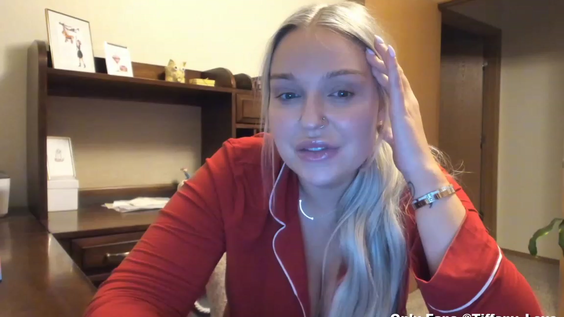Gallery image thumbnail from KissMyTitsPls's myfreecams stream on, 12/25/2023, 05:03 image 20 of 20