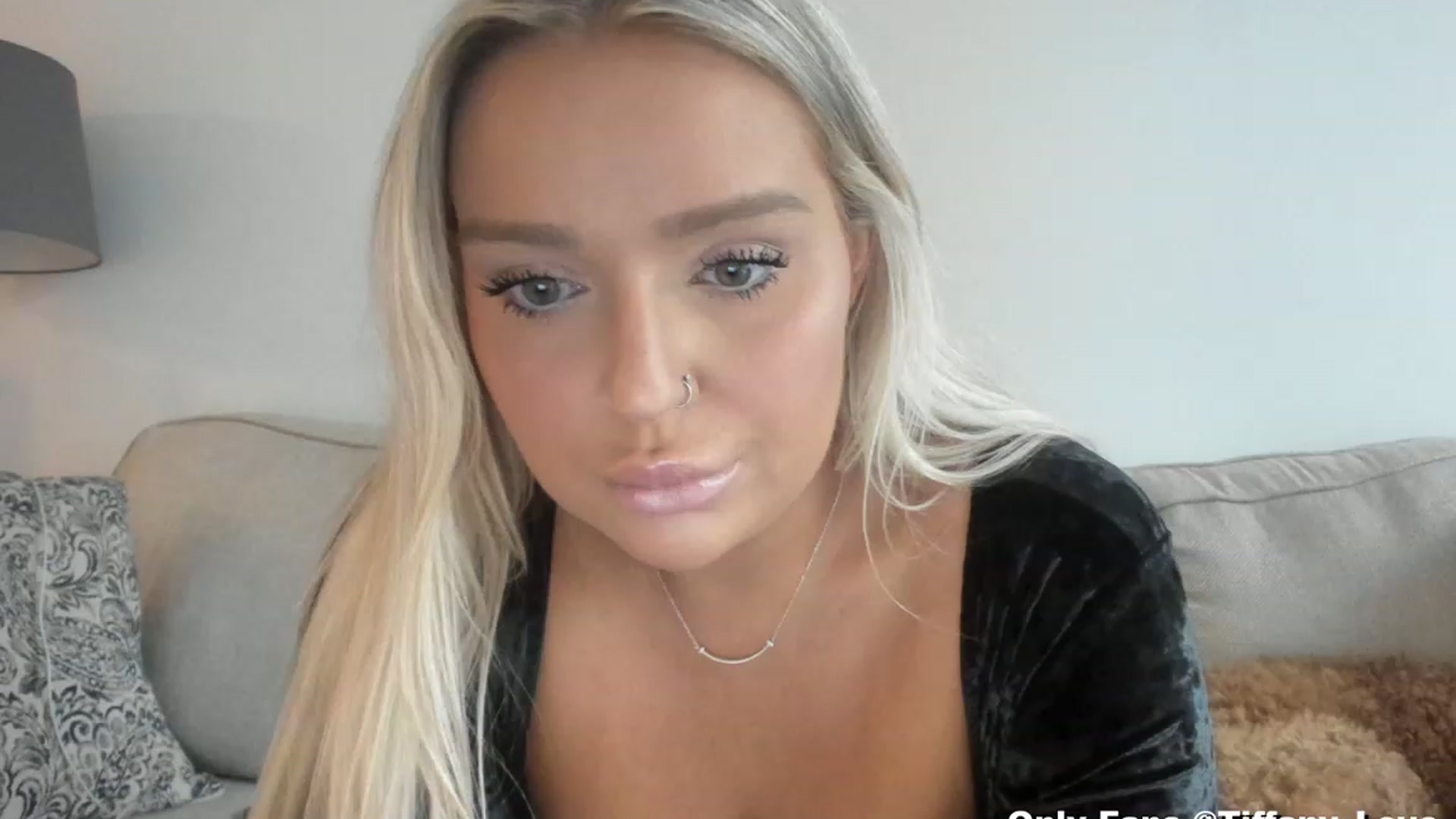 Gallery image thumbnail from KissMyTitsPls's myfreecams stream on, 01/08/2024, 21:08 image 10 of 20