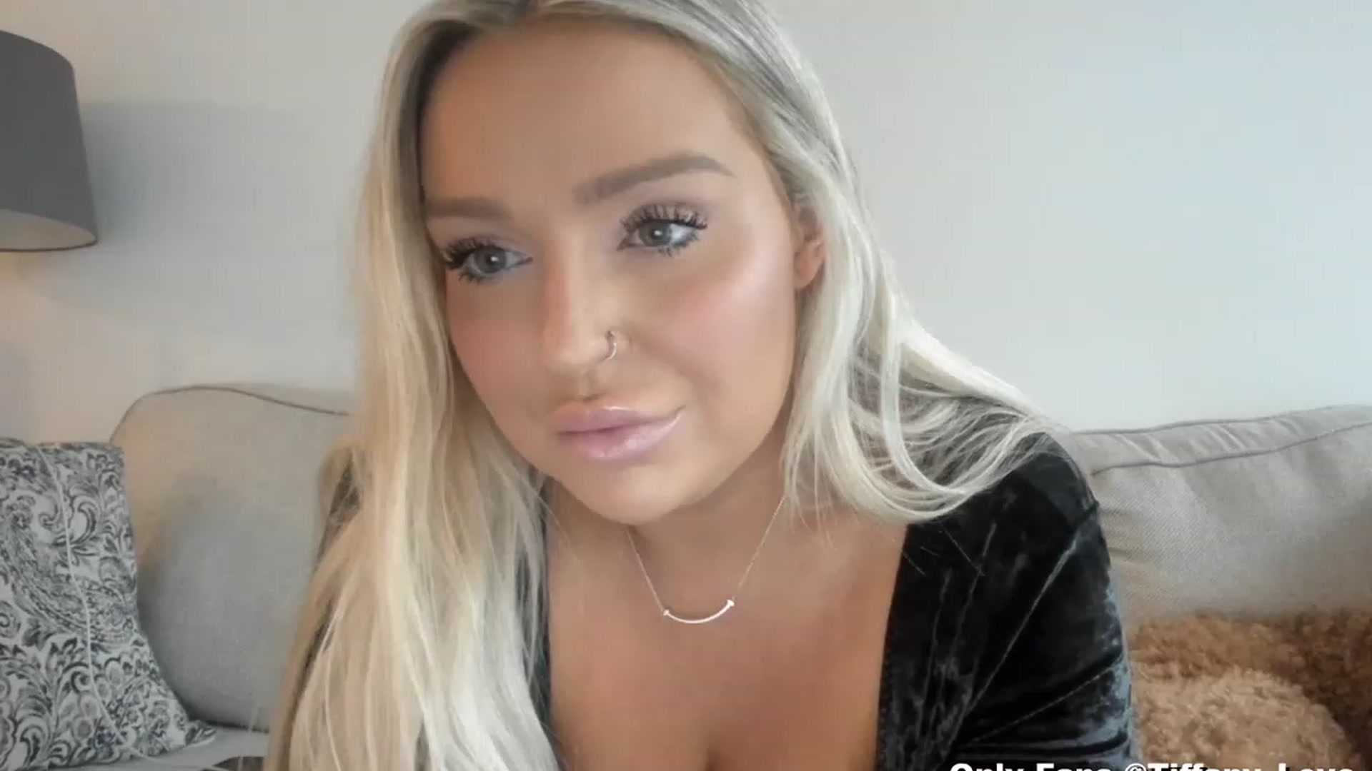 Gallery image thumbnail from KissMyTitsPls's myfreecams stream on, 01/08/2024, 21:08 image 12 of 20