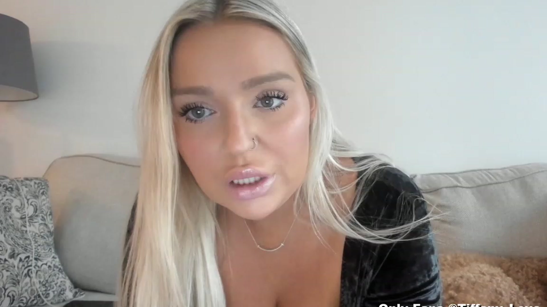 Gallery image thumbnail from KissMyTitsPls's myfreecams stream on, 01/08/2024, 21:08 image 14 of 20