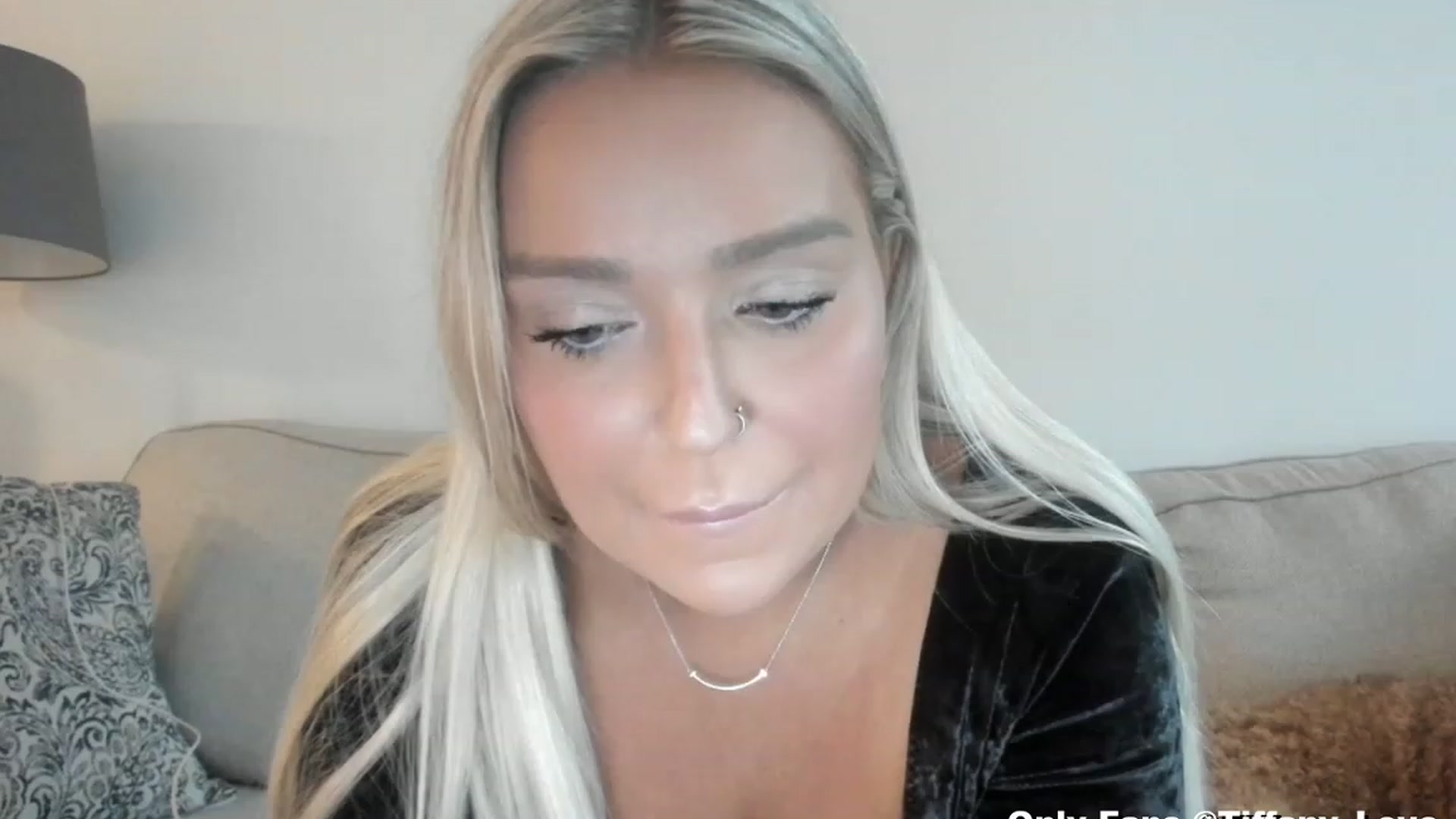 Gallery image thumbnail from KissMyTitsPls's myfreecams stream on, 01/08/2024, 21:08 image 18 of 20