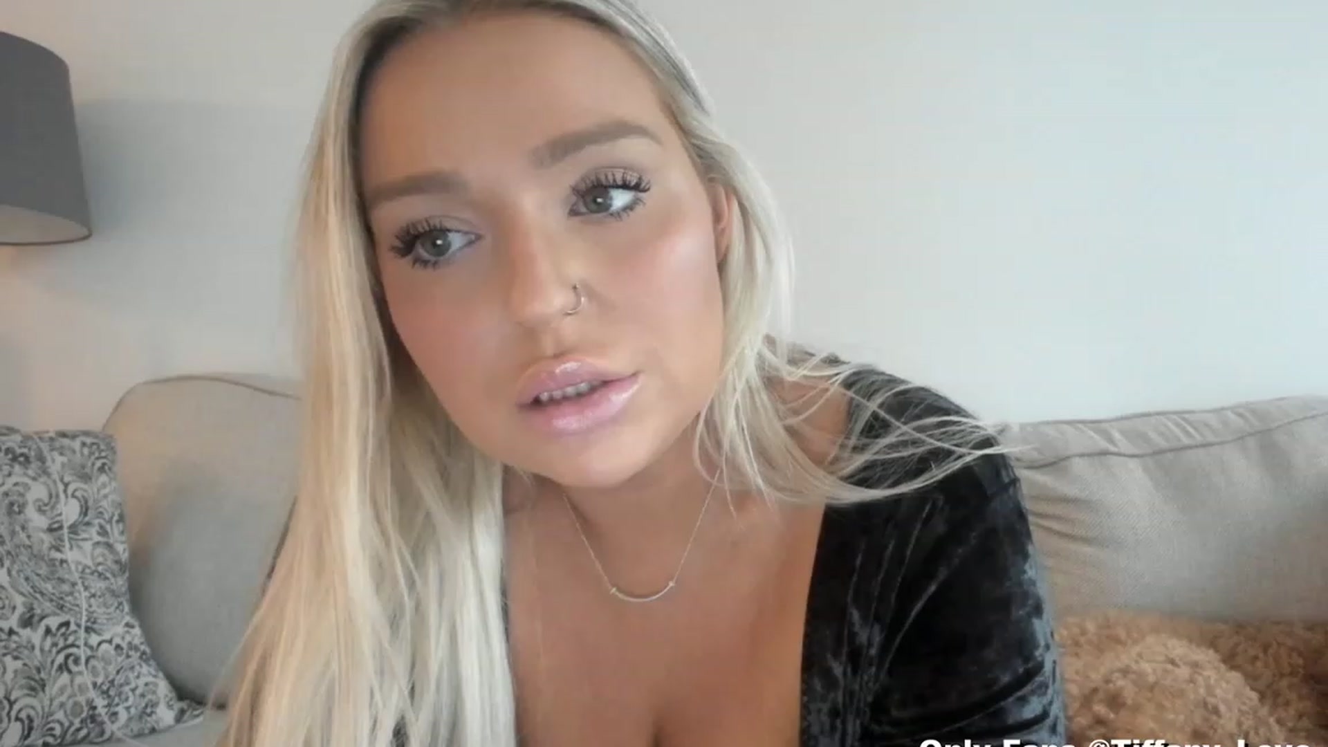 Gallery image thumbnail from KissMyTitsPls's myfreecams stream on, 01/08/2024, 21:08 image 13 of 20