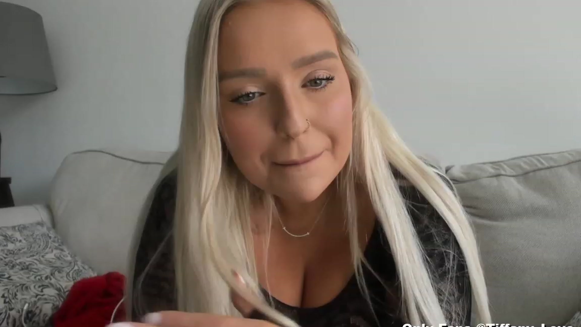 Gallery image thumbnail from KissMyTitsPls's myfreecams stream on, 01/30/2024, 19:03 image 18 of 20