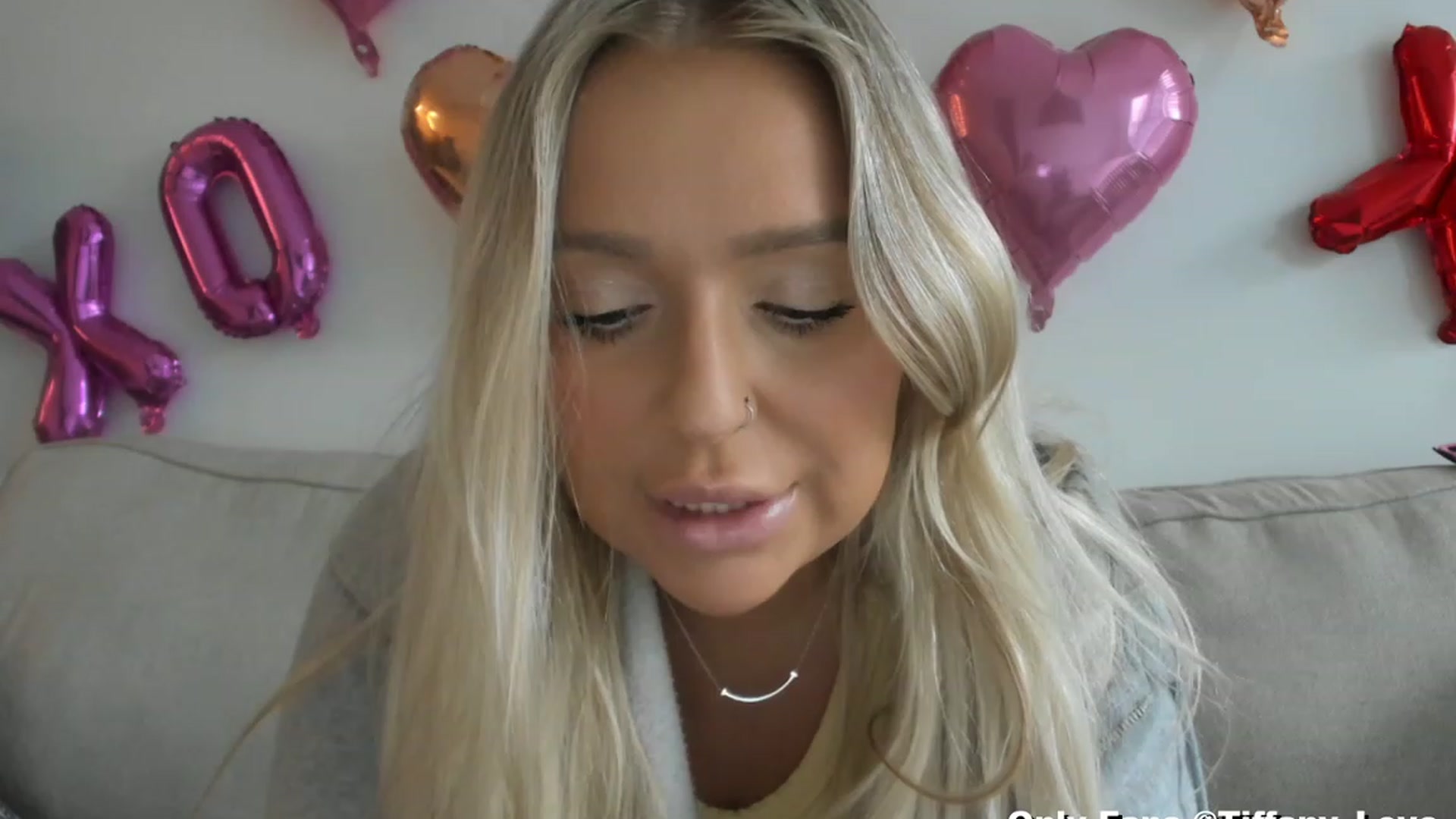 Gallery image thumbnail from KissMyTitsPls's myfreecams stream on, 02/09/2024, 22:06 image 3 of 20