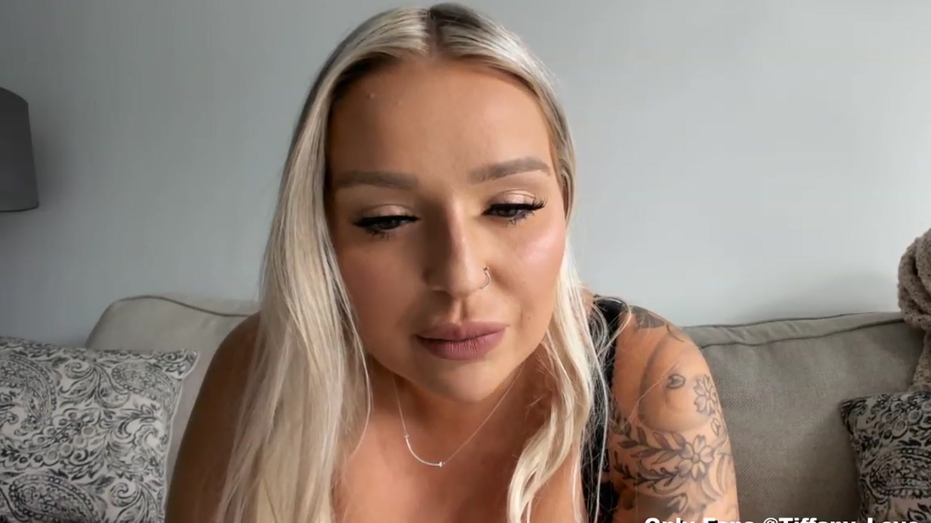 Gallery image thumbnail from KissMyTitsPls's myfreecams stream on, 02/29/2024, 19:43 image 20 of 20