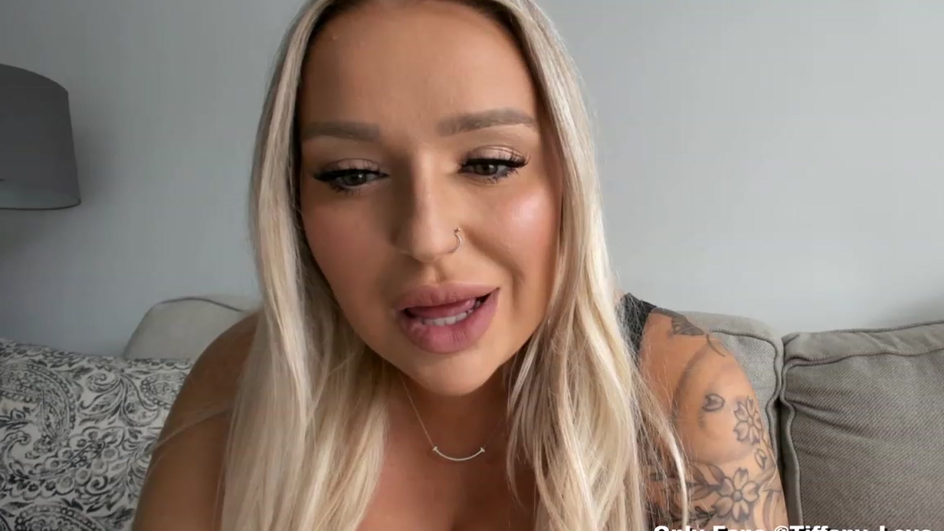 Gallery image thumbnail from KissMyTitsPls's myfreecams stream on, 02/29/2024, 19:43 image 6 of 20