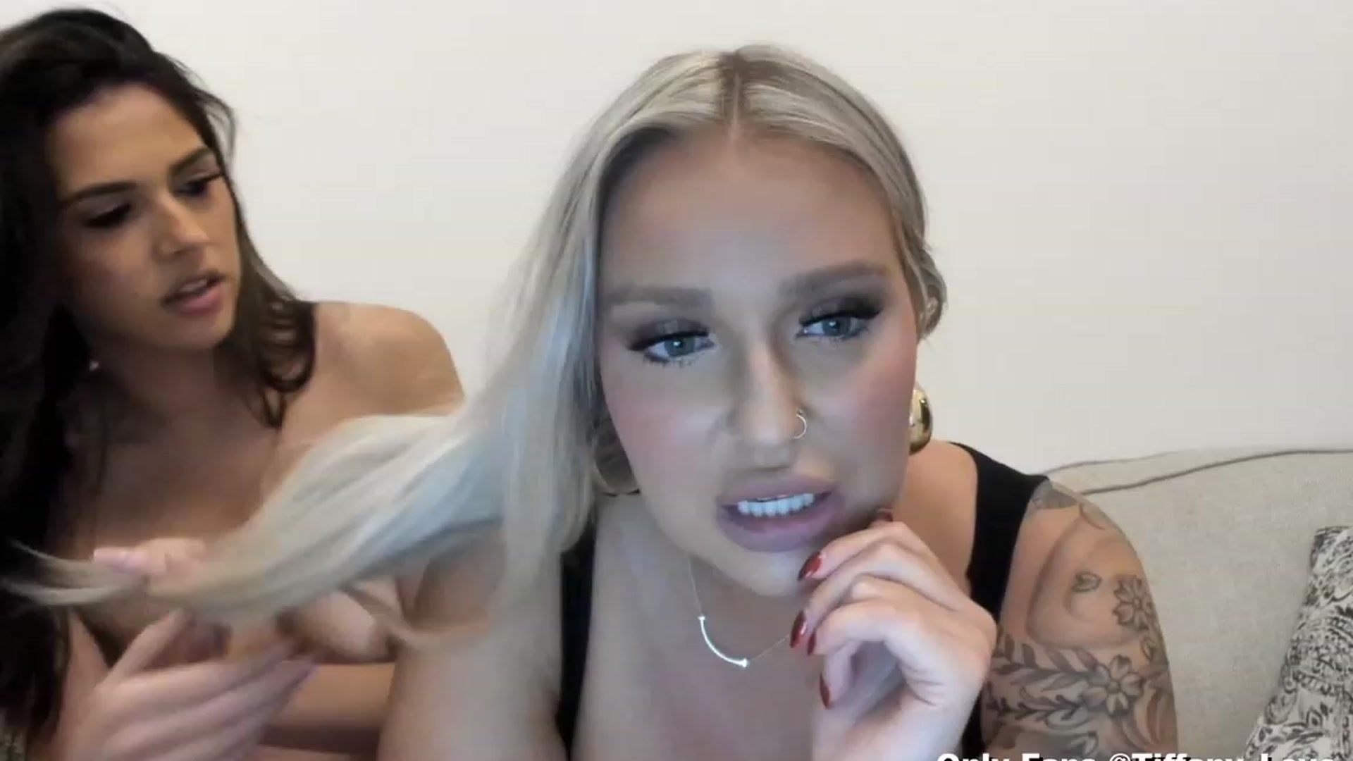 Gallery image thumbnail from KissMyTitsPls's myfreecams stream on, 03/02/2024, 06:43 image 16 of 20
