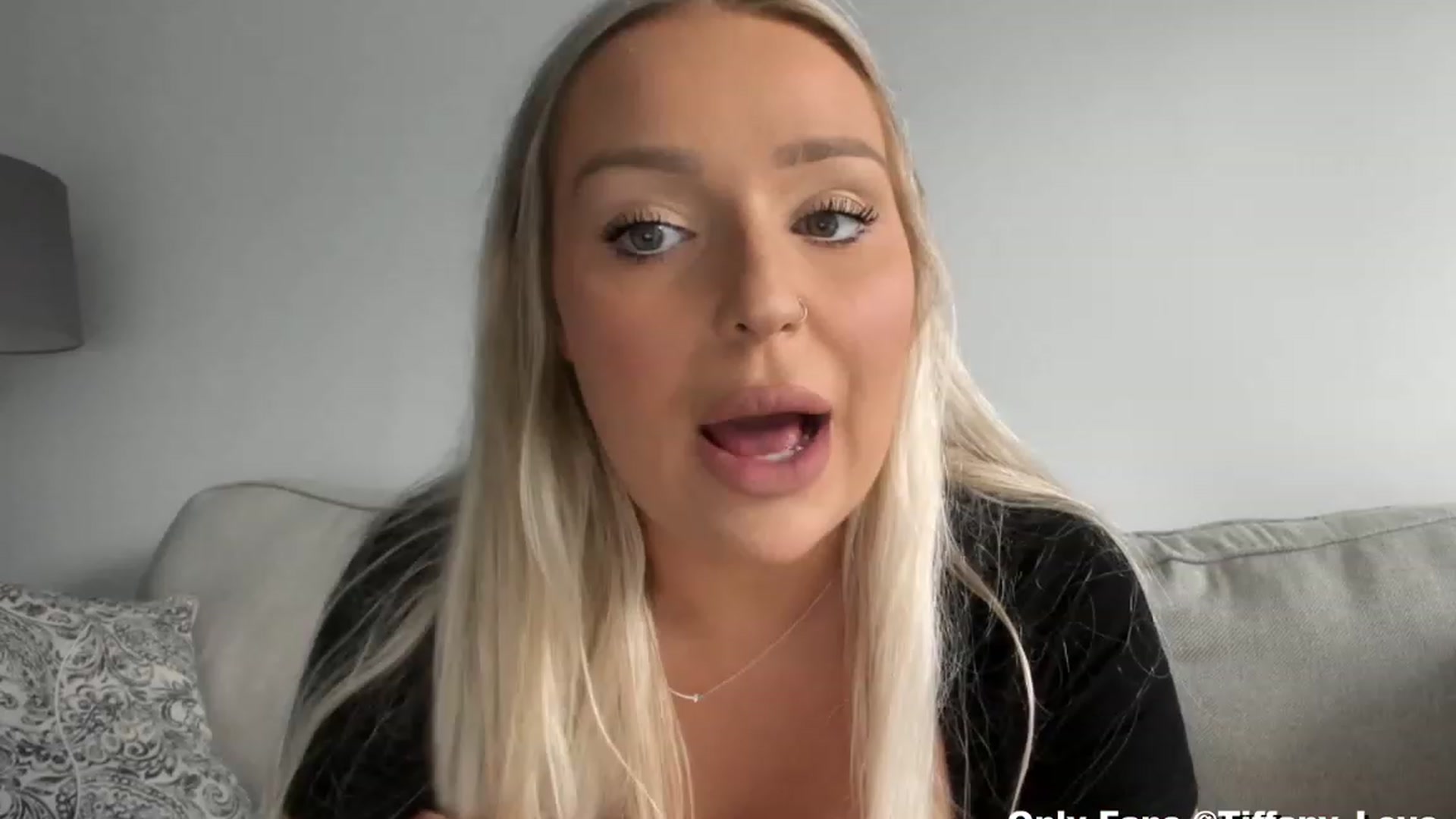 Gallery image thumbnail from KissMyTitsPls's myfreecams stream on, 03/04/2024, 22:44 image 6 of 20