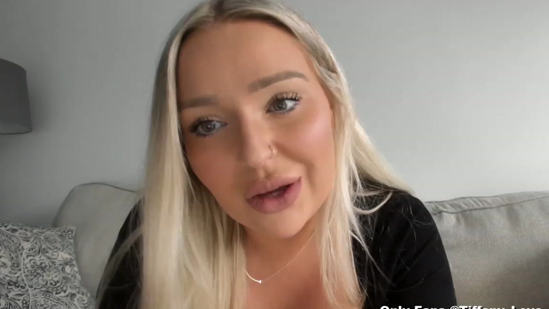 Gallery image thumbnail from KissMyTitsPls's myfreecams stream on, 03/04/2024, 22:44 image 10 of 20