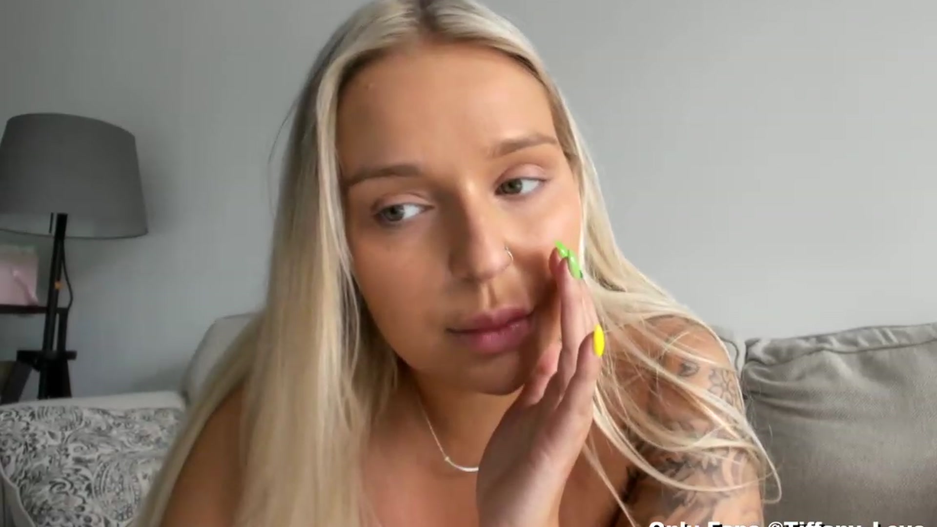 Gallery image thumbnail from KissMyTitsPls's myfreecams stream on, 03/10/2024, 21:11 image 17 of 20