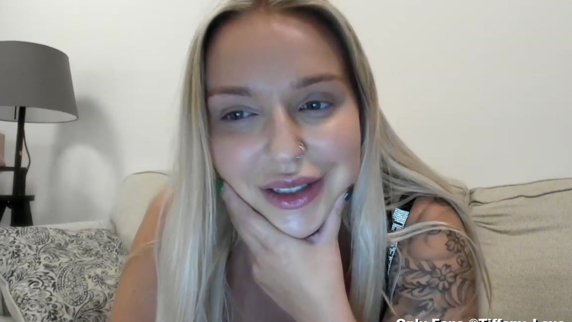 Gallery image thumbnail from KissMyTitsPls's myfreecams stream on, 03/12/2024, 03:01 image 15 of 20