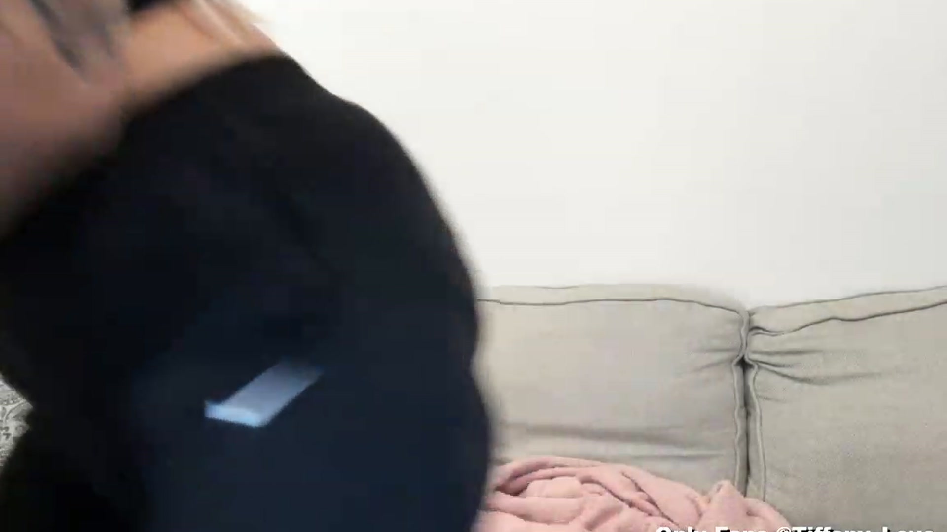 Gallery image thumbnail from KissMyTitsPls's myfreecams stream on, 03/12/2024, 04:26 image 16 of 20