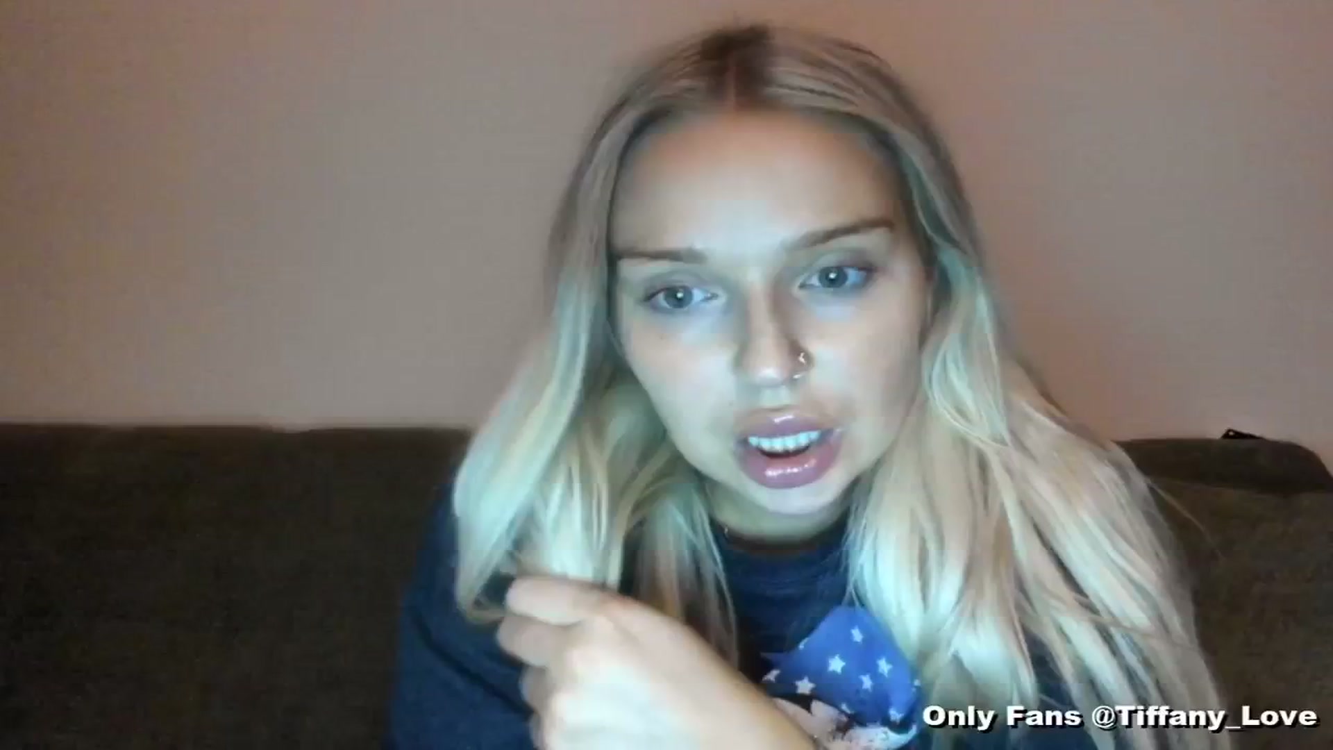 Gallery image thumbnail from KissMyTitsPls's myfreecams stream on, 06/05/2024, 04:16 image 4 of 20