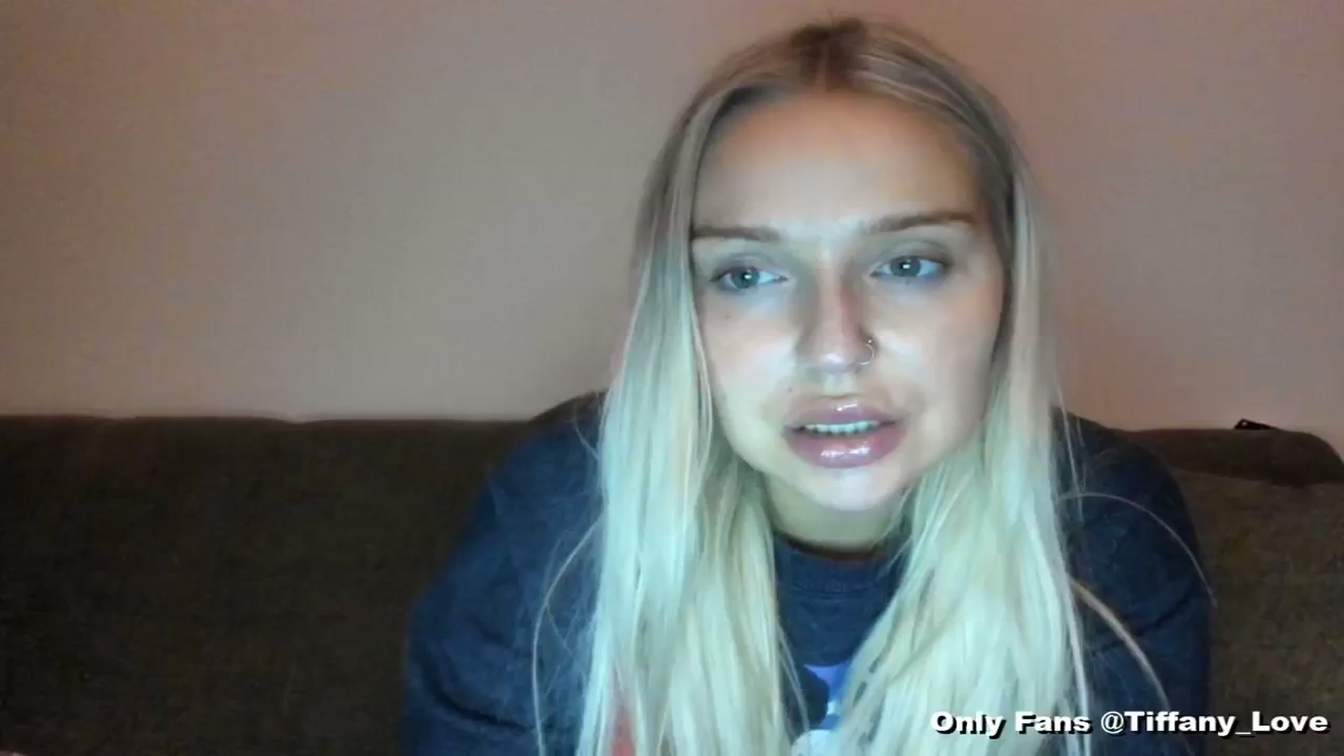 Gallery image thumbnail from KissMyTitsPls's myfreecams stream on, 06/05/2024, 04:16 image 16 of 20