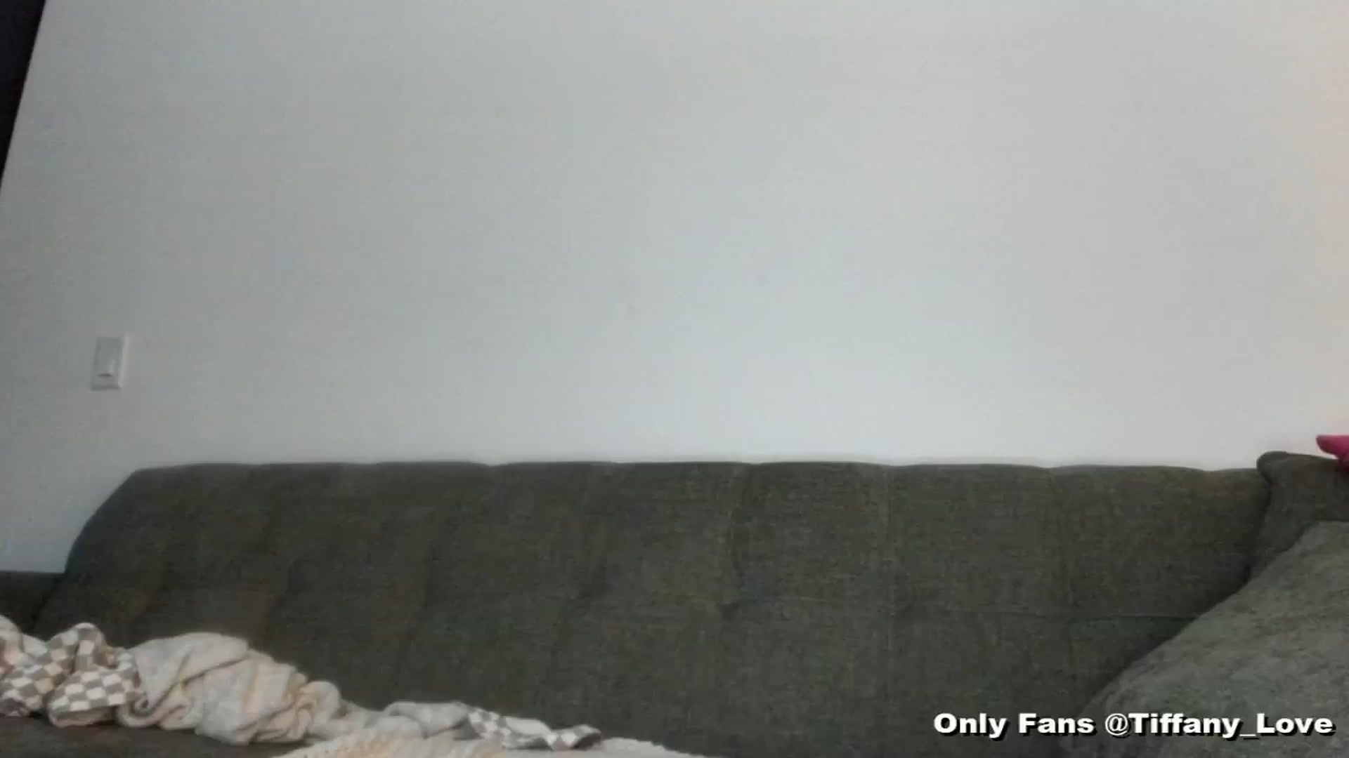 Gallery image thumbnail from KissMyTitsPls's myfreecams stream on, 06/19/2024, 03:59 image 14 of 20