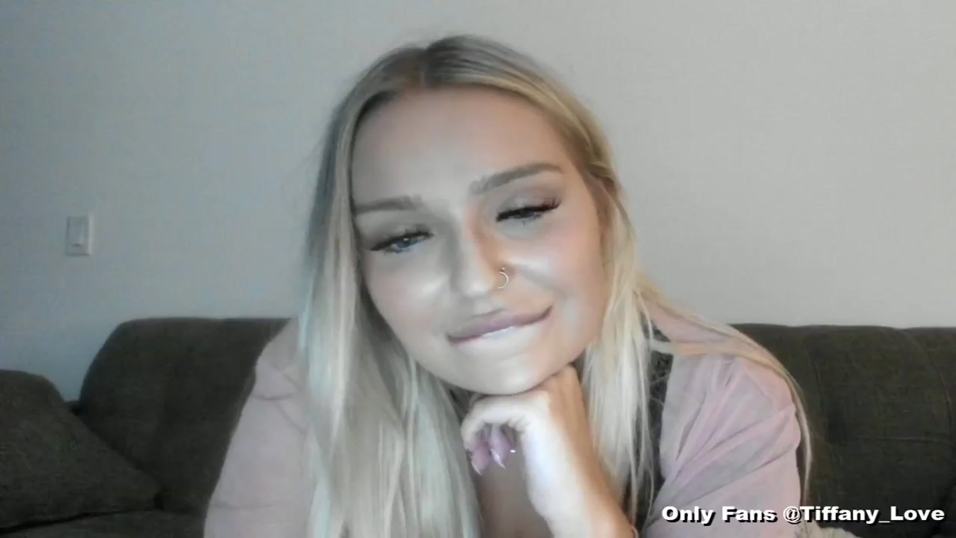 Gallery image thumbnail from KissMyTitsPls's myfreecams stream on, 06/25/2024, 04:45 image 19 of 20