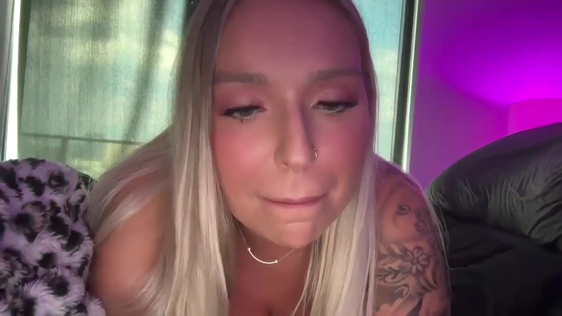 Gallery image thumbnail from KissMyTitsPls's myfreecams stream on, 09/18/2024, 21:43 image 15 of 20