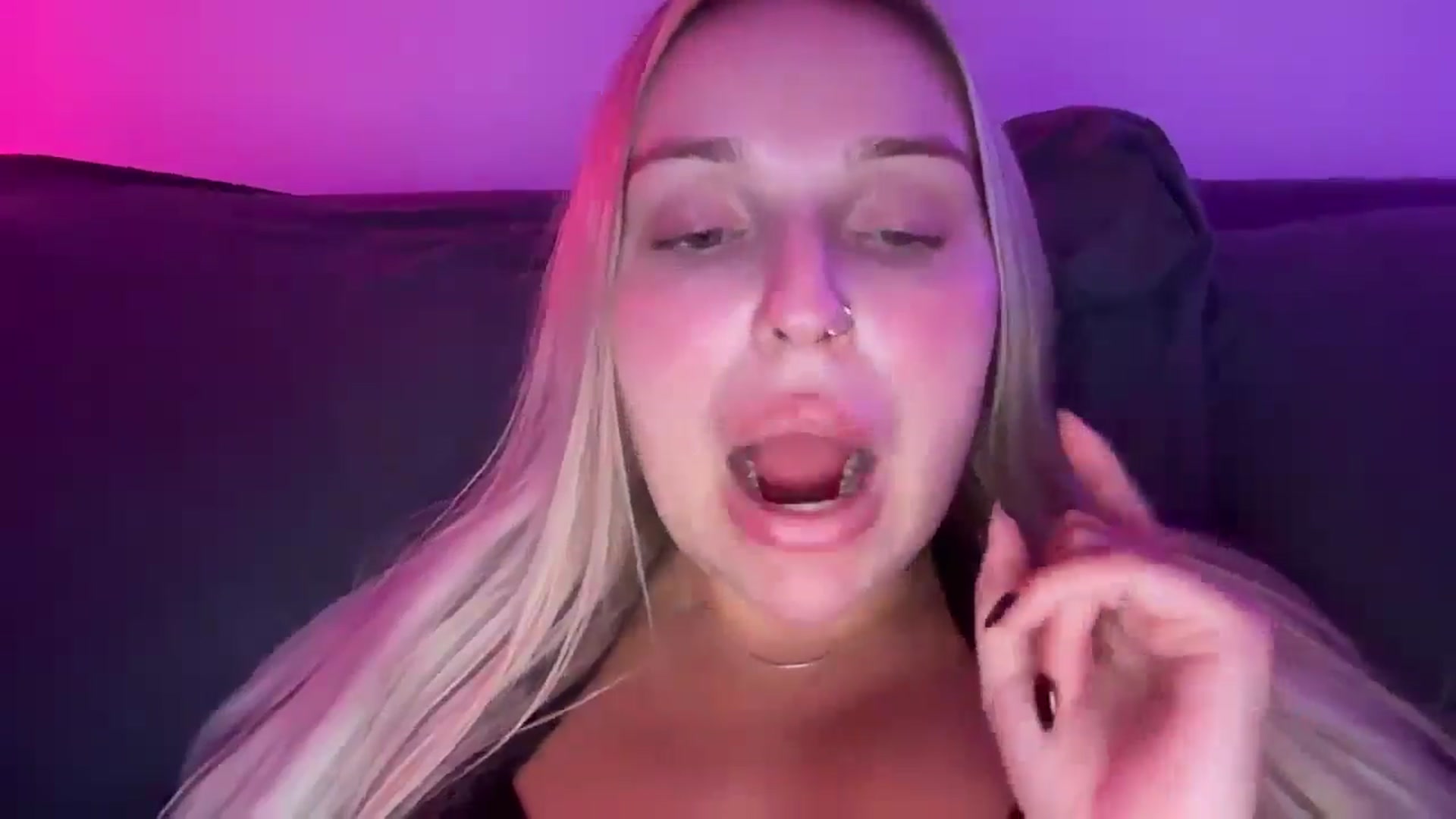 Gallery image thumbnail from KissMyTitsPls's myfreecams stream on, 11/03/2024, 07:32 image 10 of 20