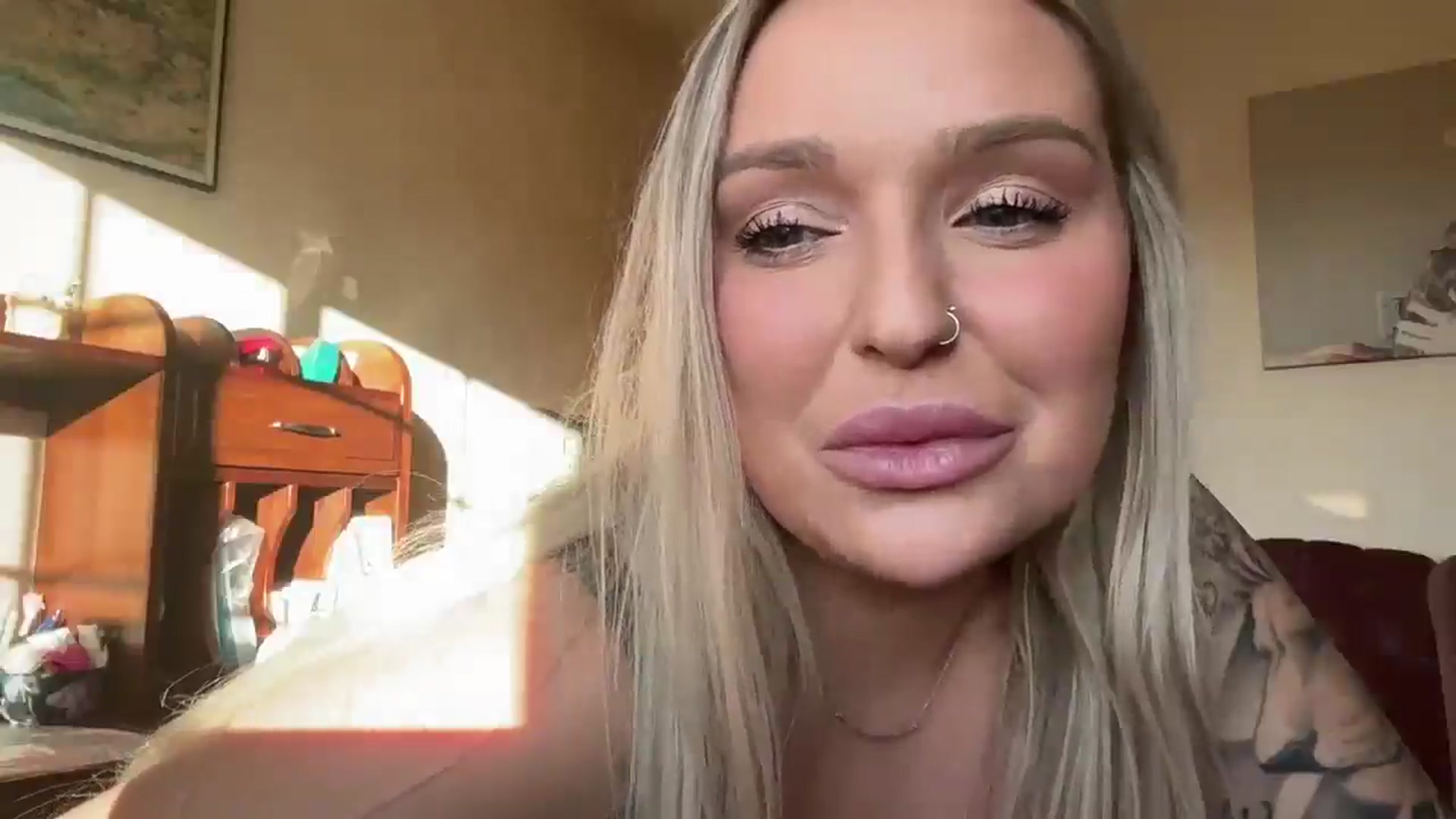 Gallery image thumbnail from KissMyTitsPls's myfreecams stream on, 01/21/2025, 21:44 image 15 of 20