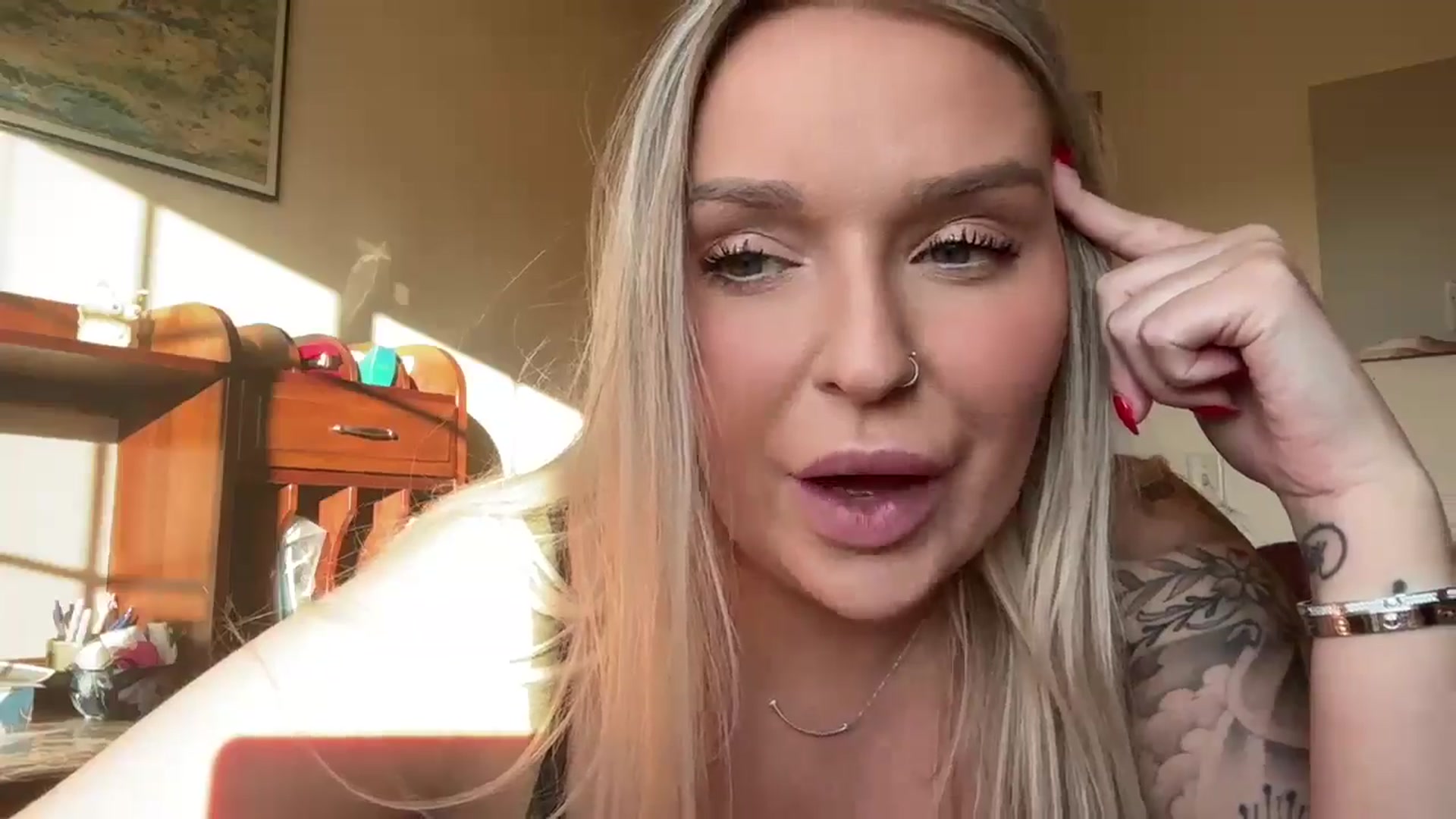 Gallery image thumbnail from KissMyTitsPls's myfreecams stream on, 01/21/2025, 21:44 image 14 of 20