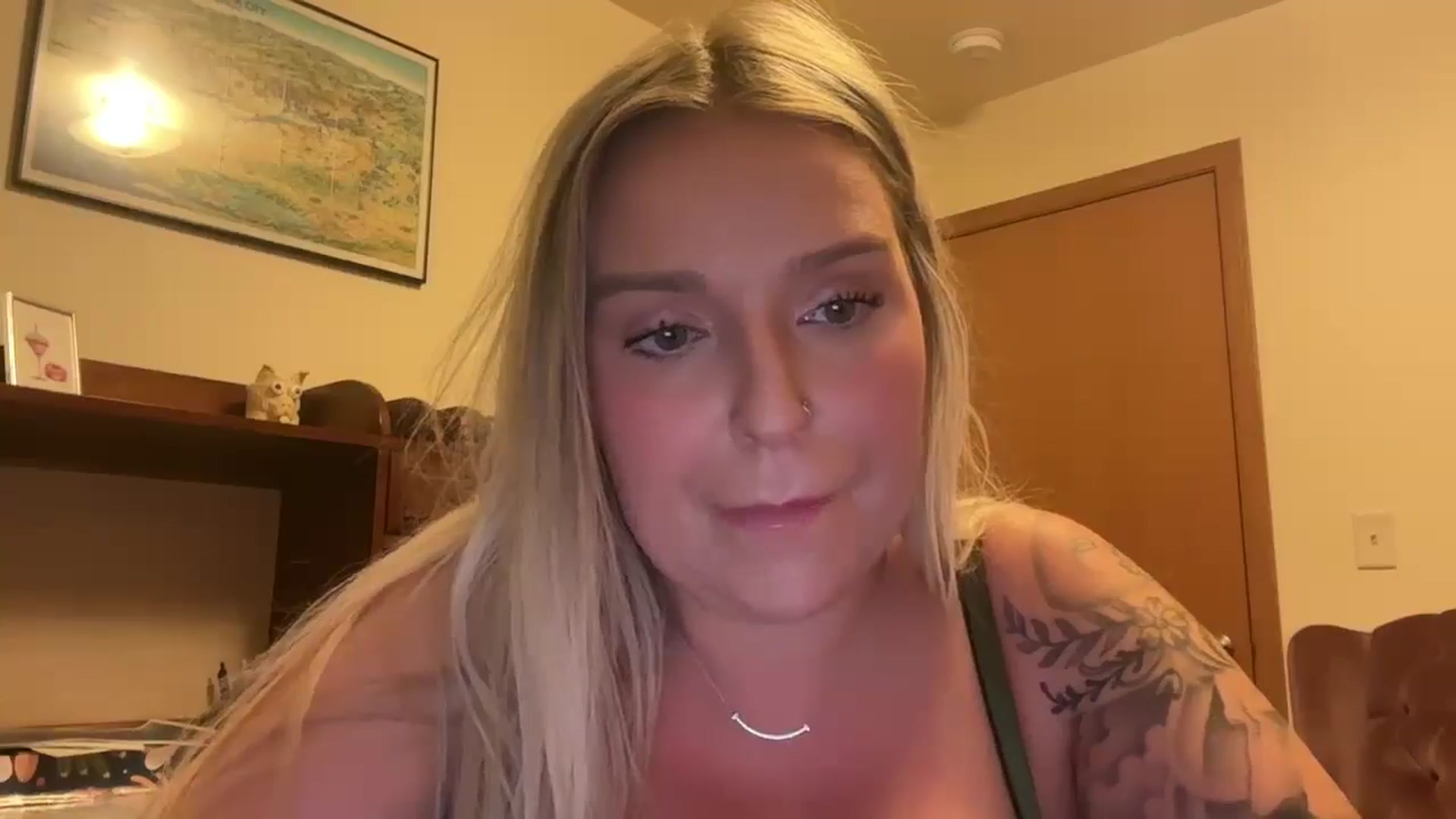 Gallery image thumbnail from KissMyTitsPls's myfreecams stream on, 01/22/2025, 01:08 image 8 of 20