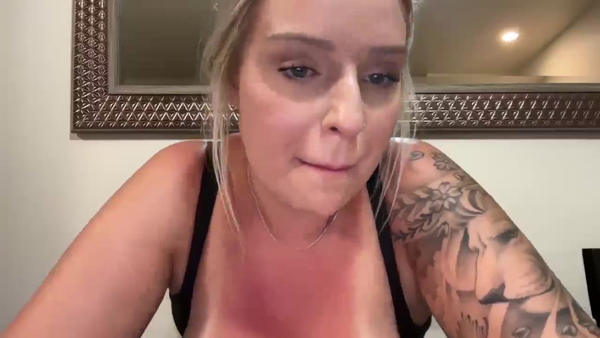 Gallery image thumbnail from KissMyTitsPls's myfreecams stream on, 07/21/2025, 02:51 image 10 of 20
