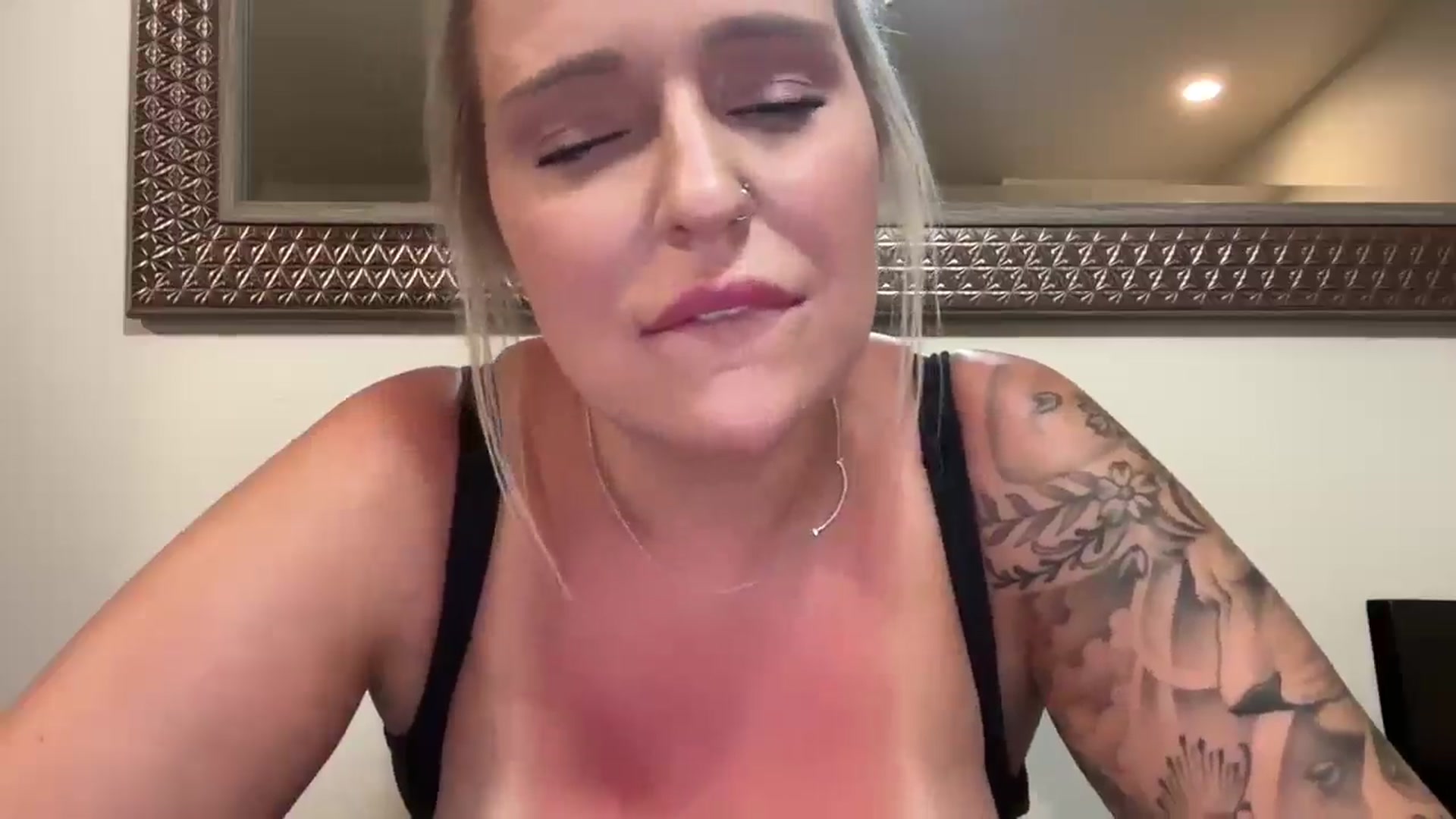Gallery image thumbnail from KissMyTitsPls's myfreecams stream on, 07/21/2025, 02:51 image 4 of 20