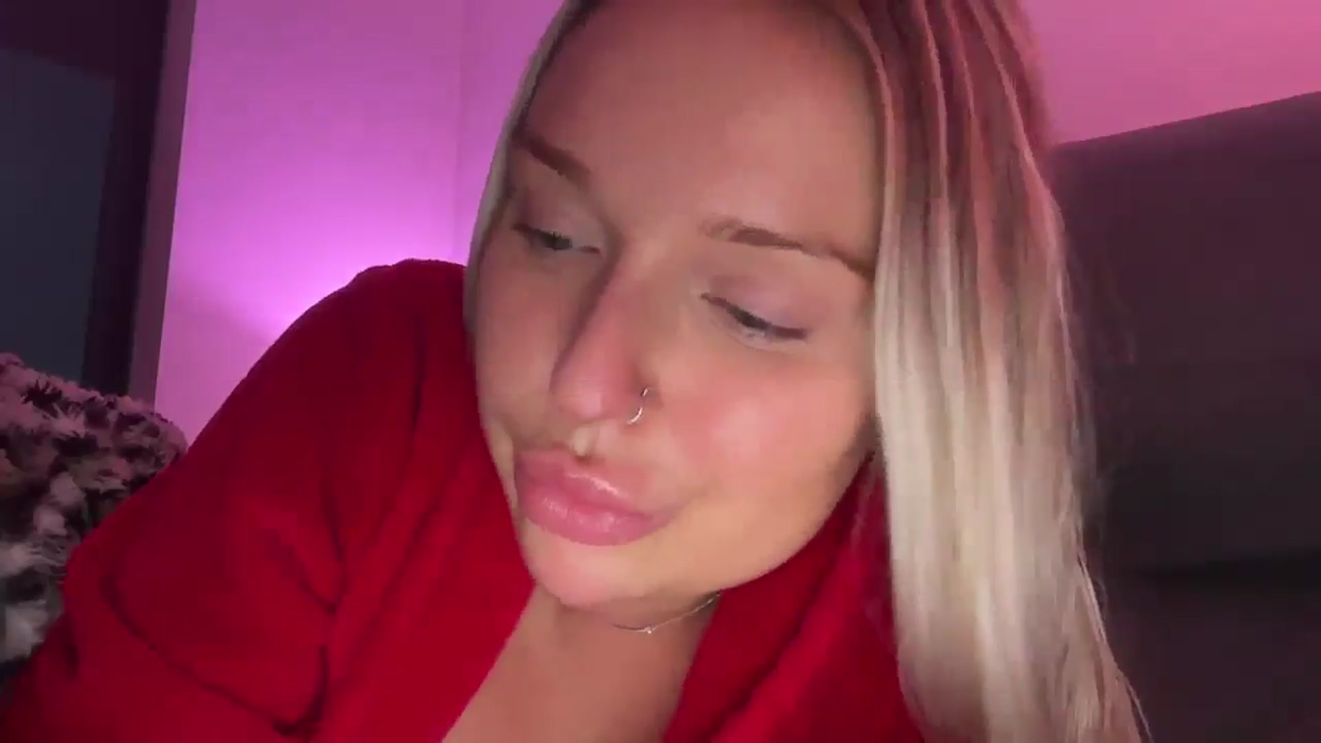 Gallery image thumbnail from KissMyTitsPls's myfreecams stream on, 01/13/2026, 23:42 image 19 of 20