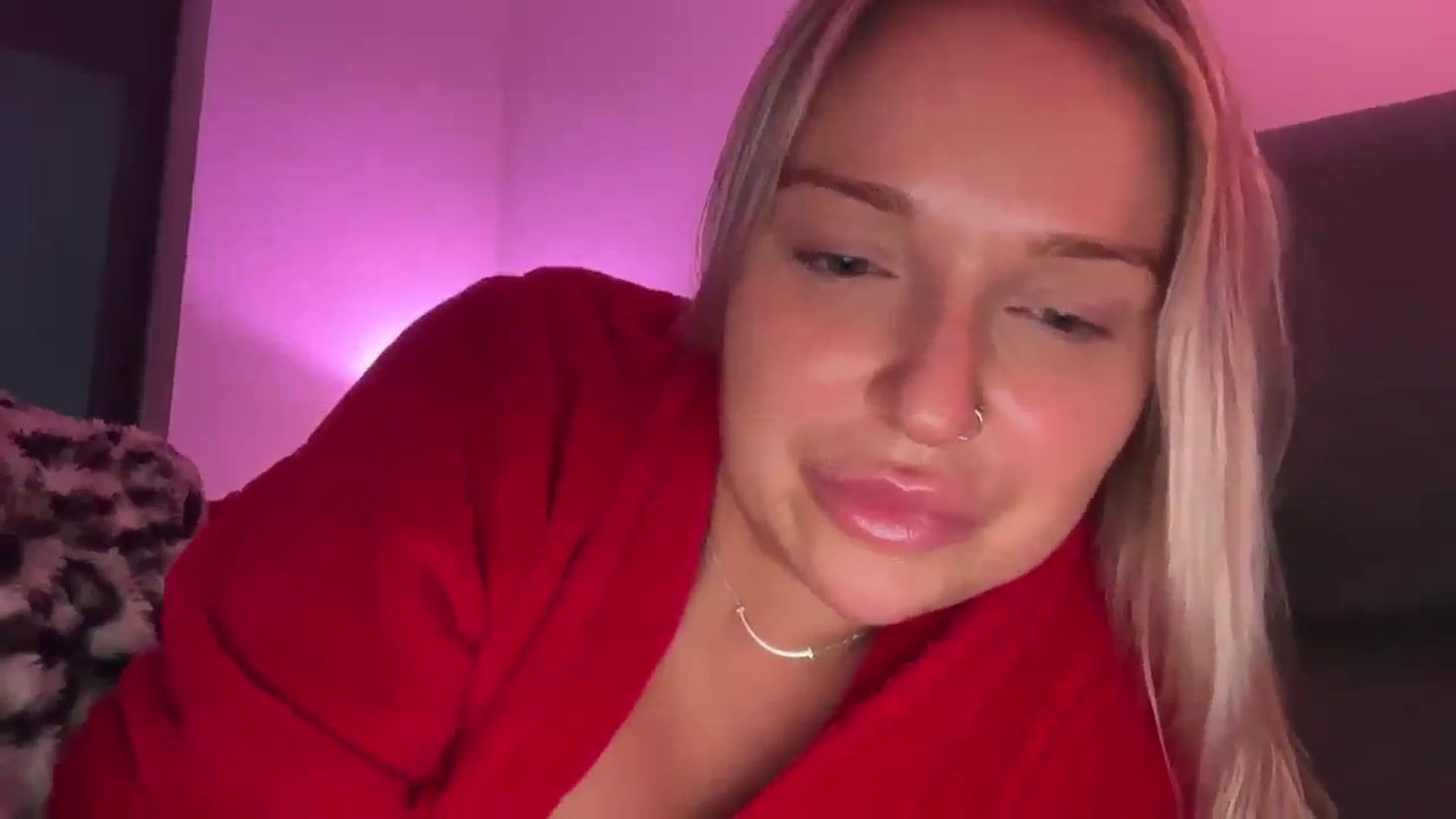 Gallery image thumbnail from KissMyTitsPls's myfreecams stream on, 01/13/2026, 23:42 image 18 of 20