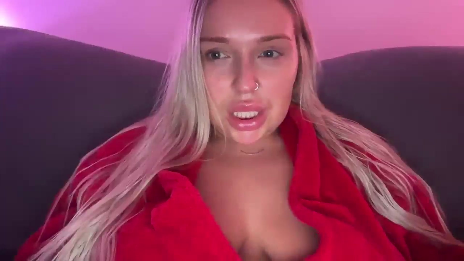 Gallery image thumbnail from KissMyTitsPls's myfreecams stream on, 01/14/2026, 24:08 image 10 of 20