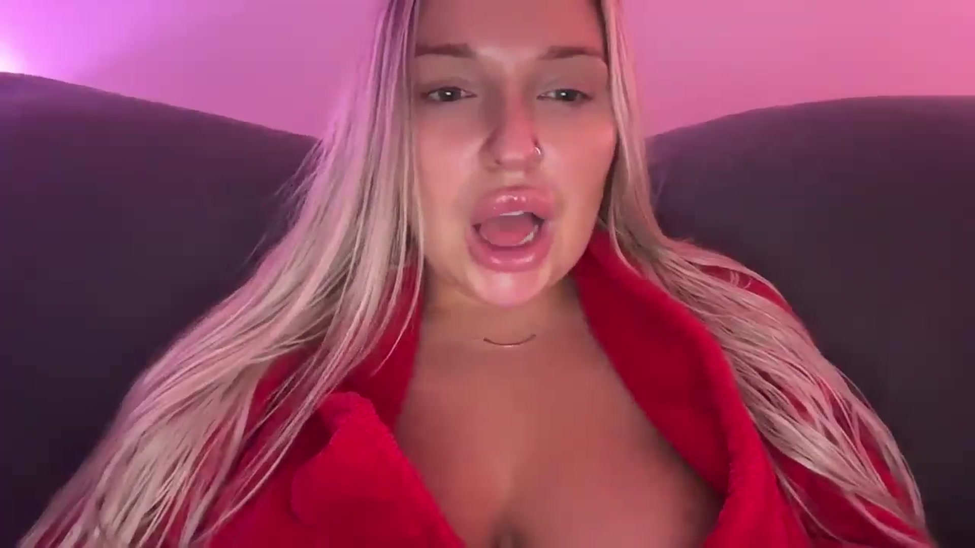 Gallery image thumbnail from KissMyTitsPls's myfreecams stream on, 01/14/2026, 24:08 image 3 of 20