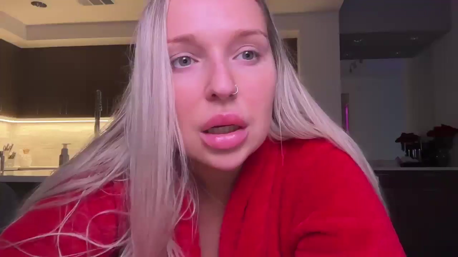 Gallery image thumbnail from KissMyTitsPls's myfreecams stream on, 01/18/2026, 24:06 image 16 of 20
